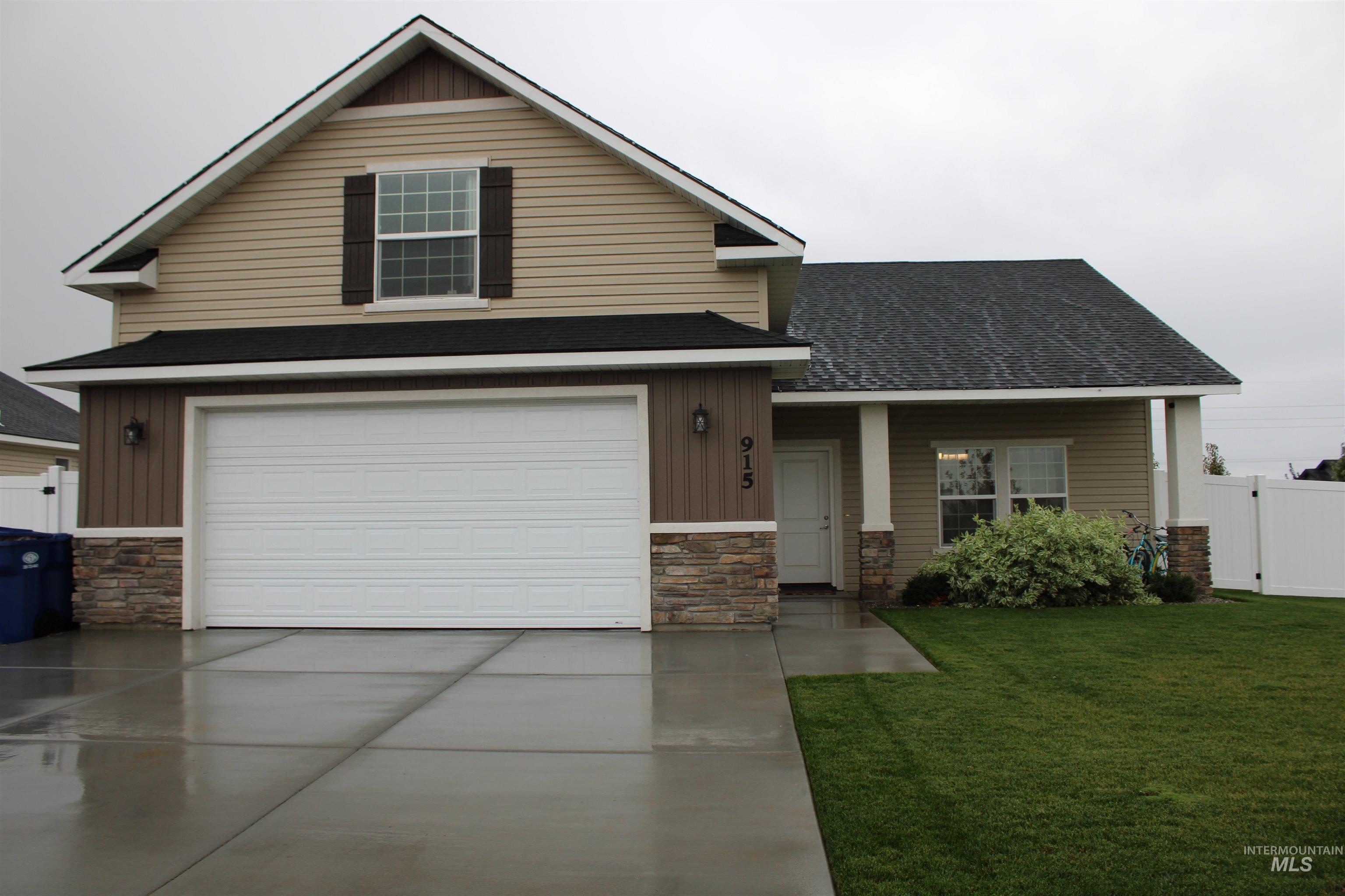 915 Latemar Rd — photo