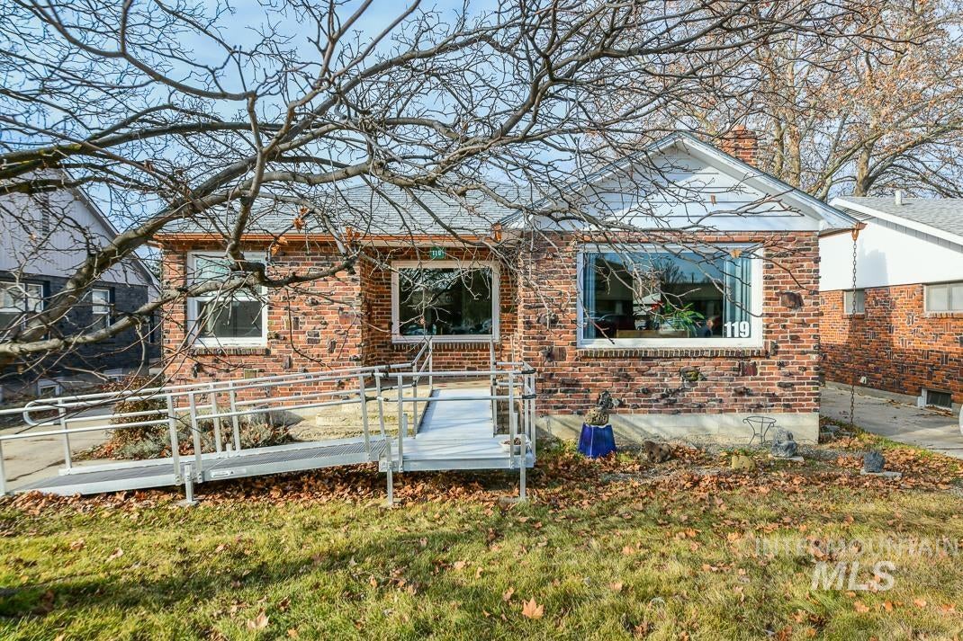 119 S. Holly Street — photo