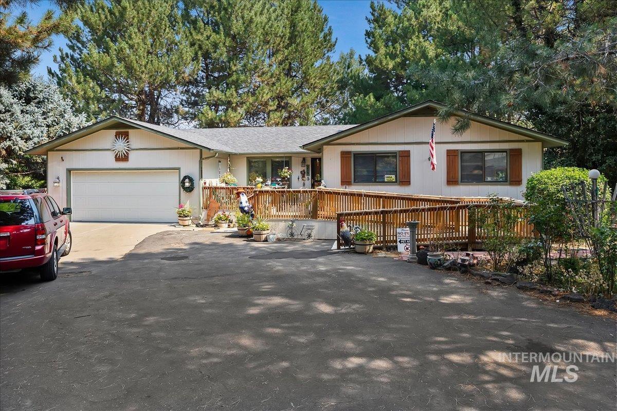 215 Willow — photo