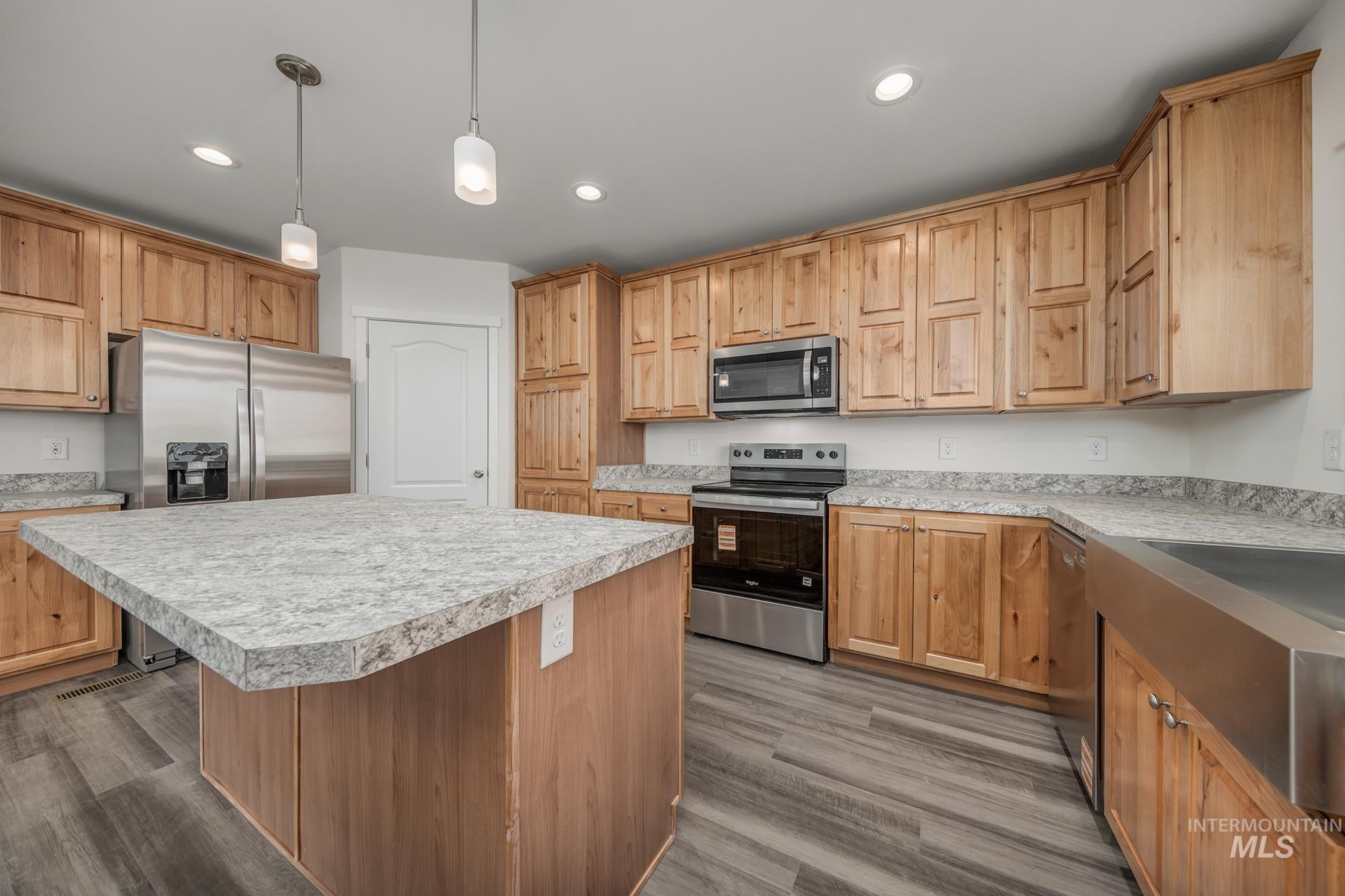 2750 Alden Rd #8 — photo