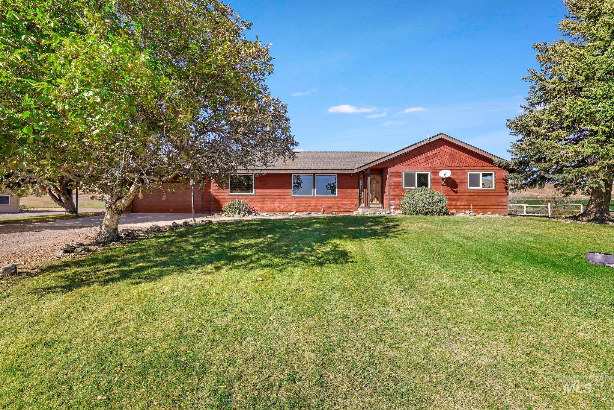 4296 W Arrow Head Dr — photo