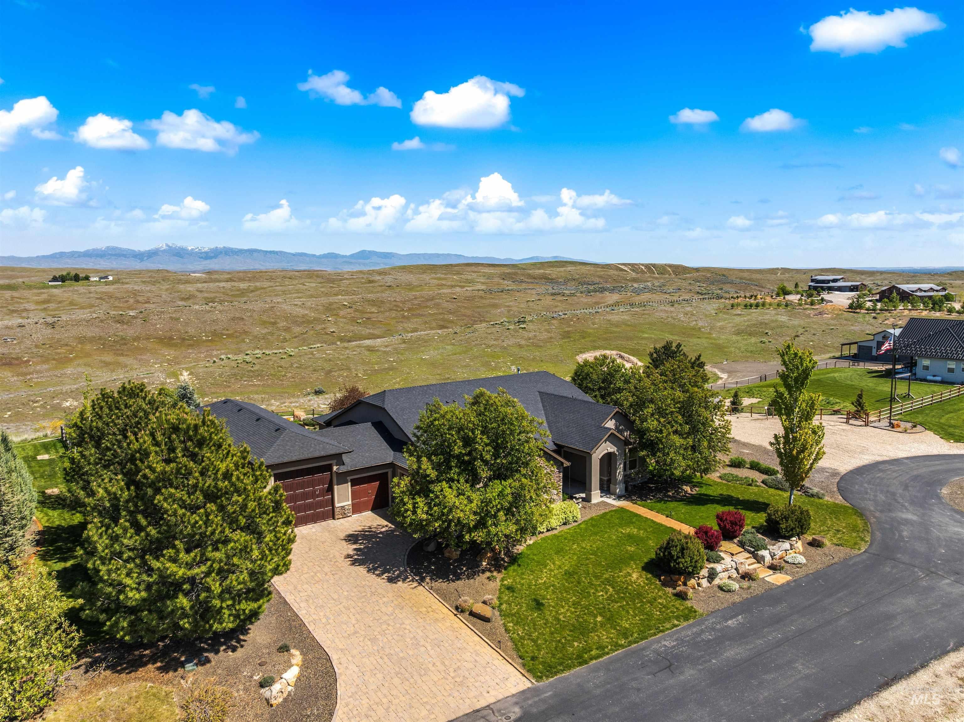 7521 N Grand Ridge Lane — photo