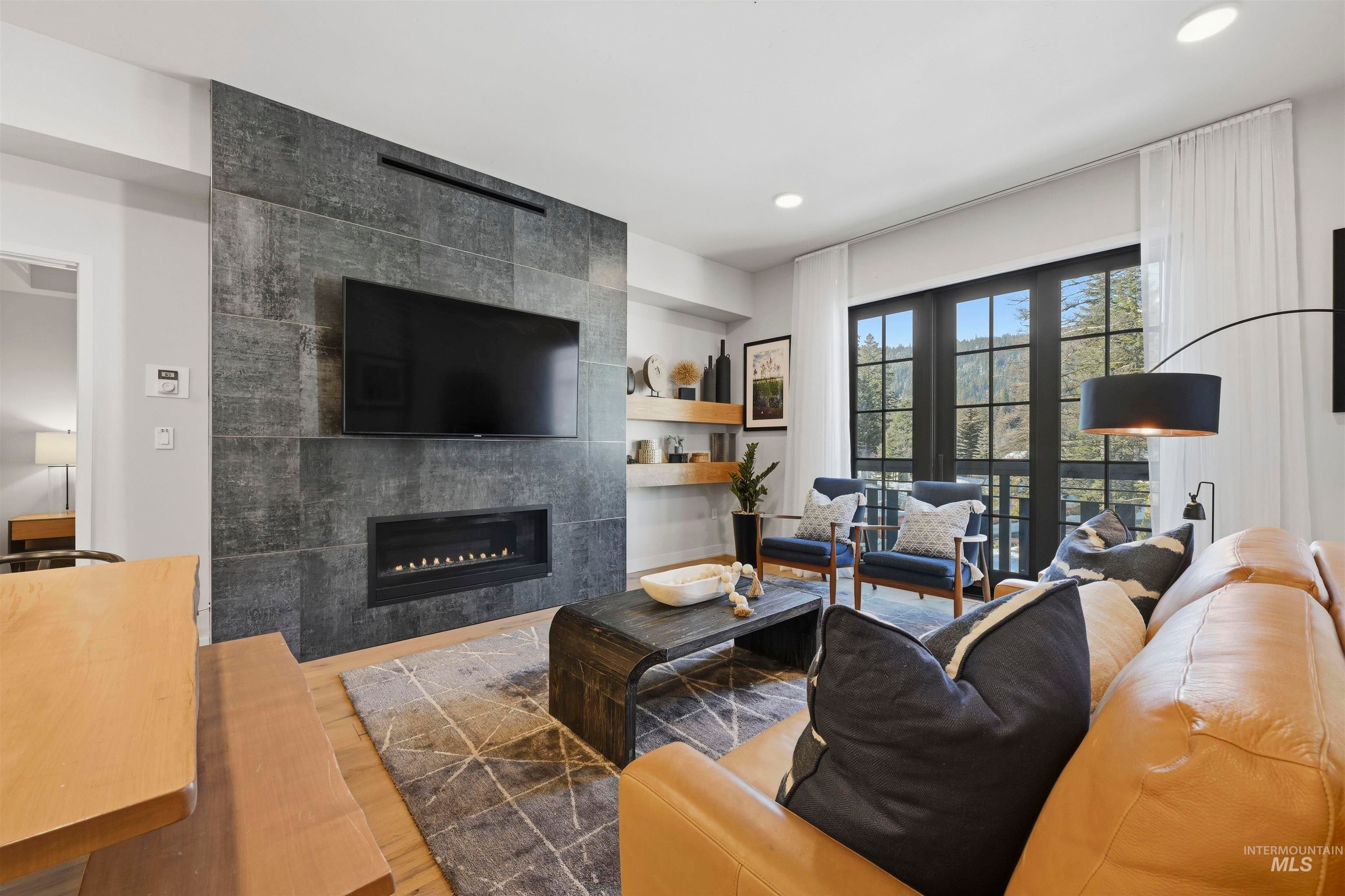780 Village Dr — photo