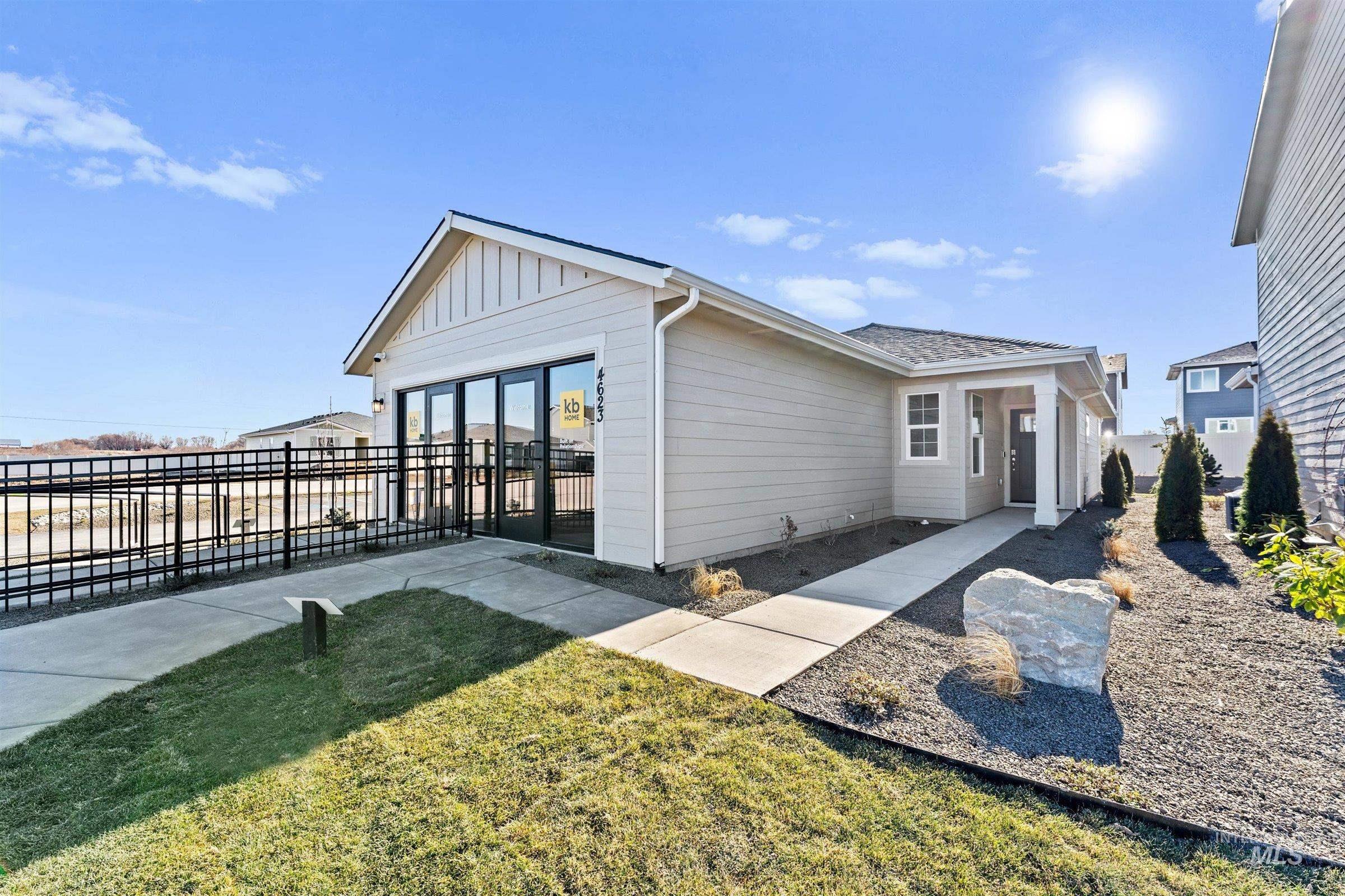 4515 E Briscoe Dr — photo