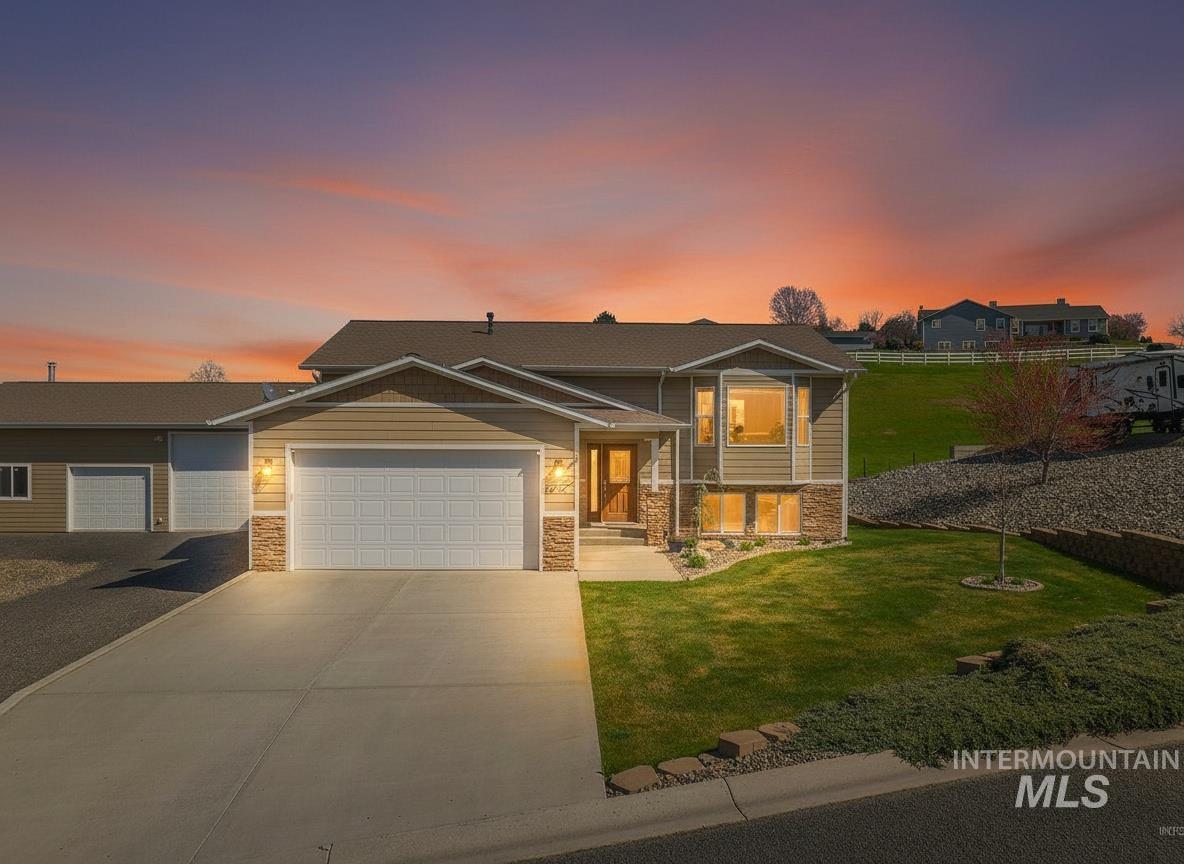 2245 Pitchstone Dr — photo