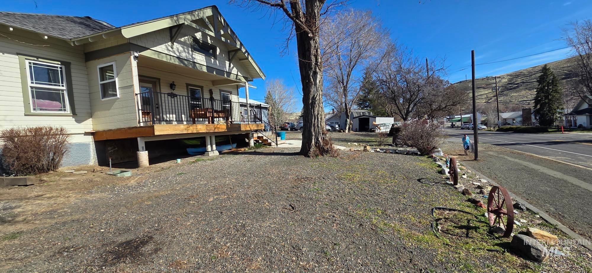 1673 Main Street — photo