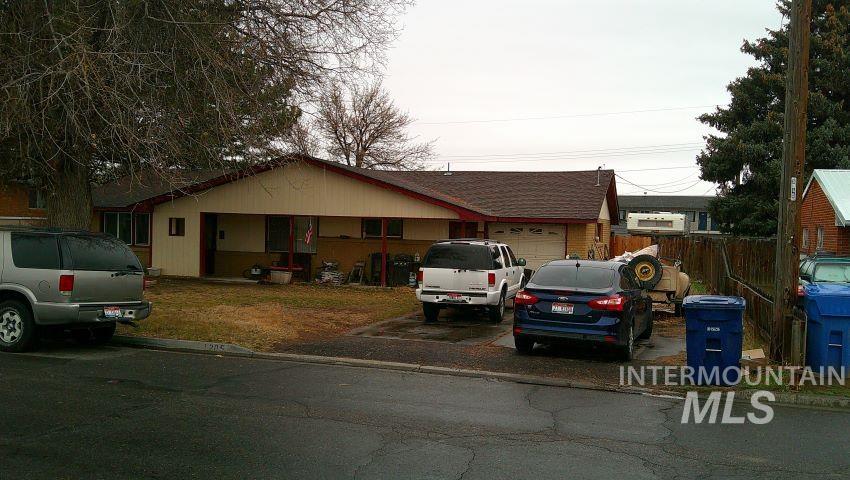 1205 Lawndale Dr. — photo