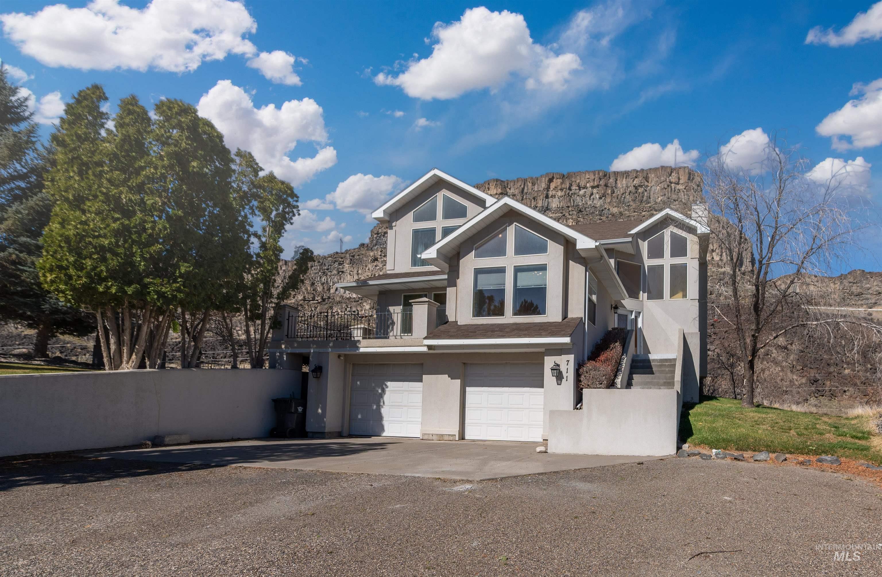 711 Falls View Dr — photo