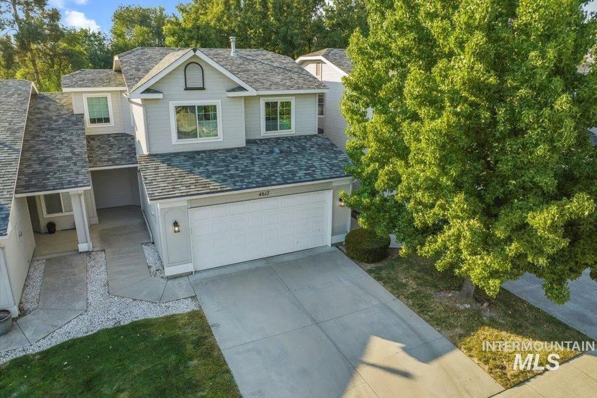 4617 N Carlsbad Way — photo