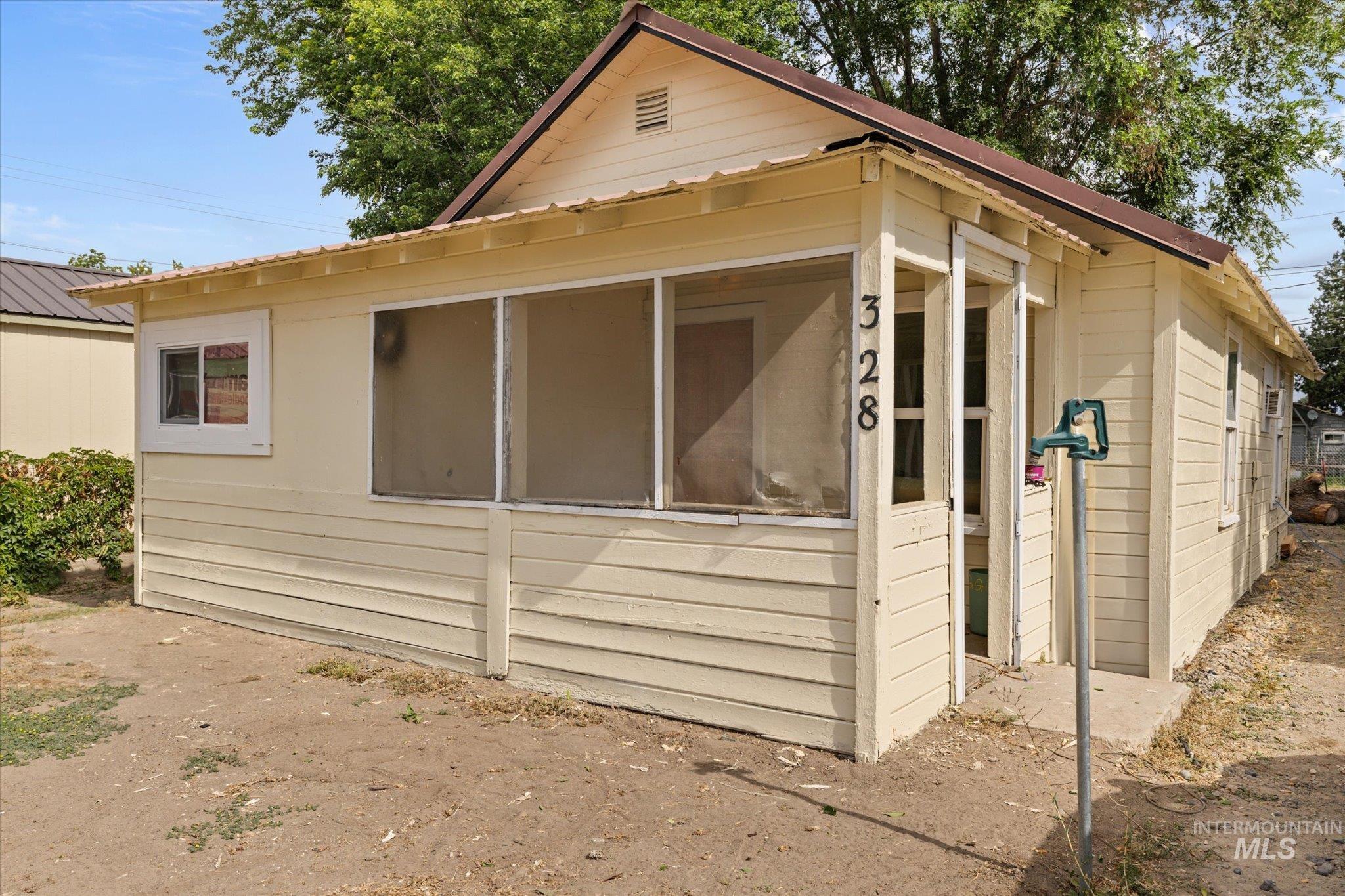 328 W Owyhee Ave — photo