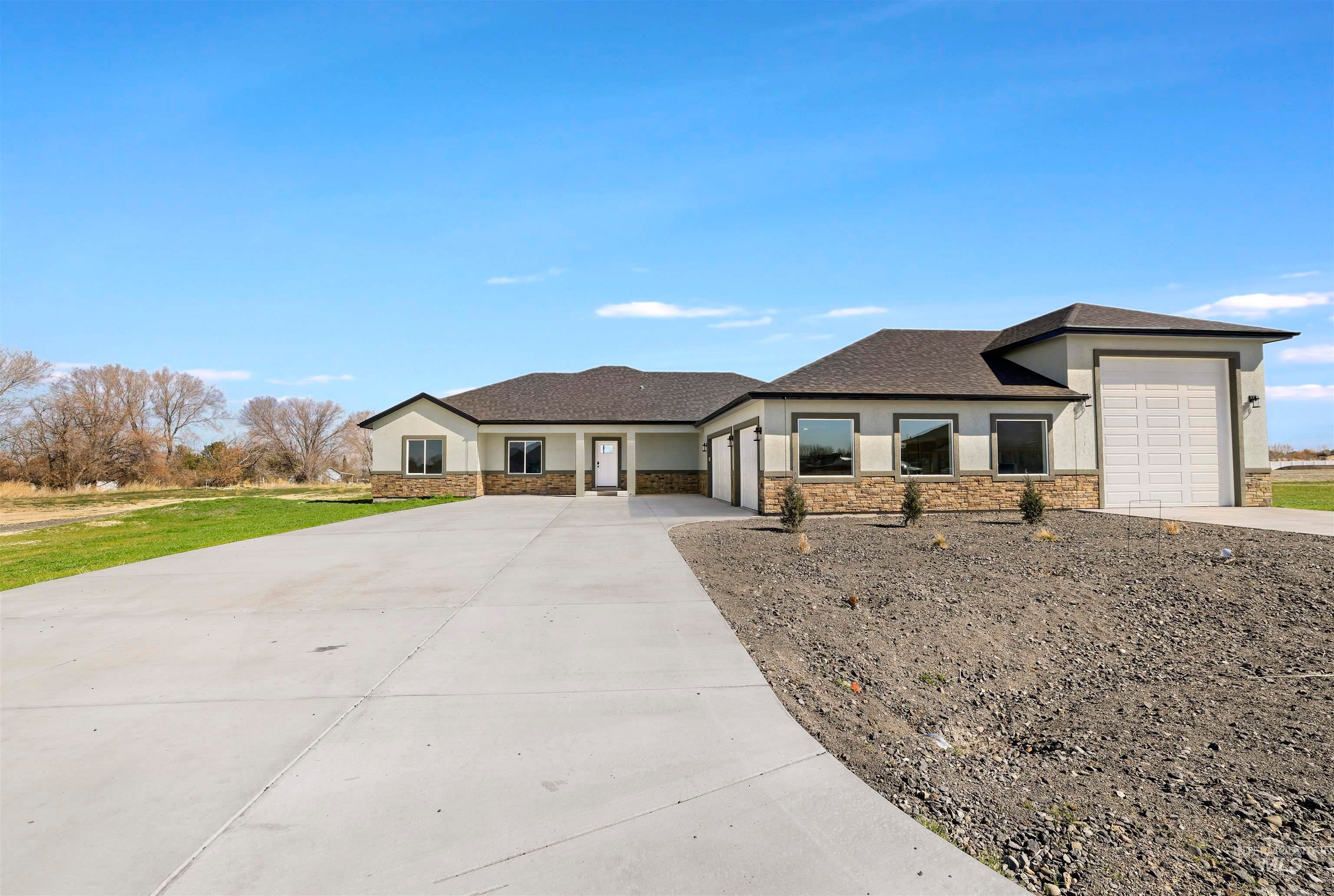 2514 Tulip Cir — photo