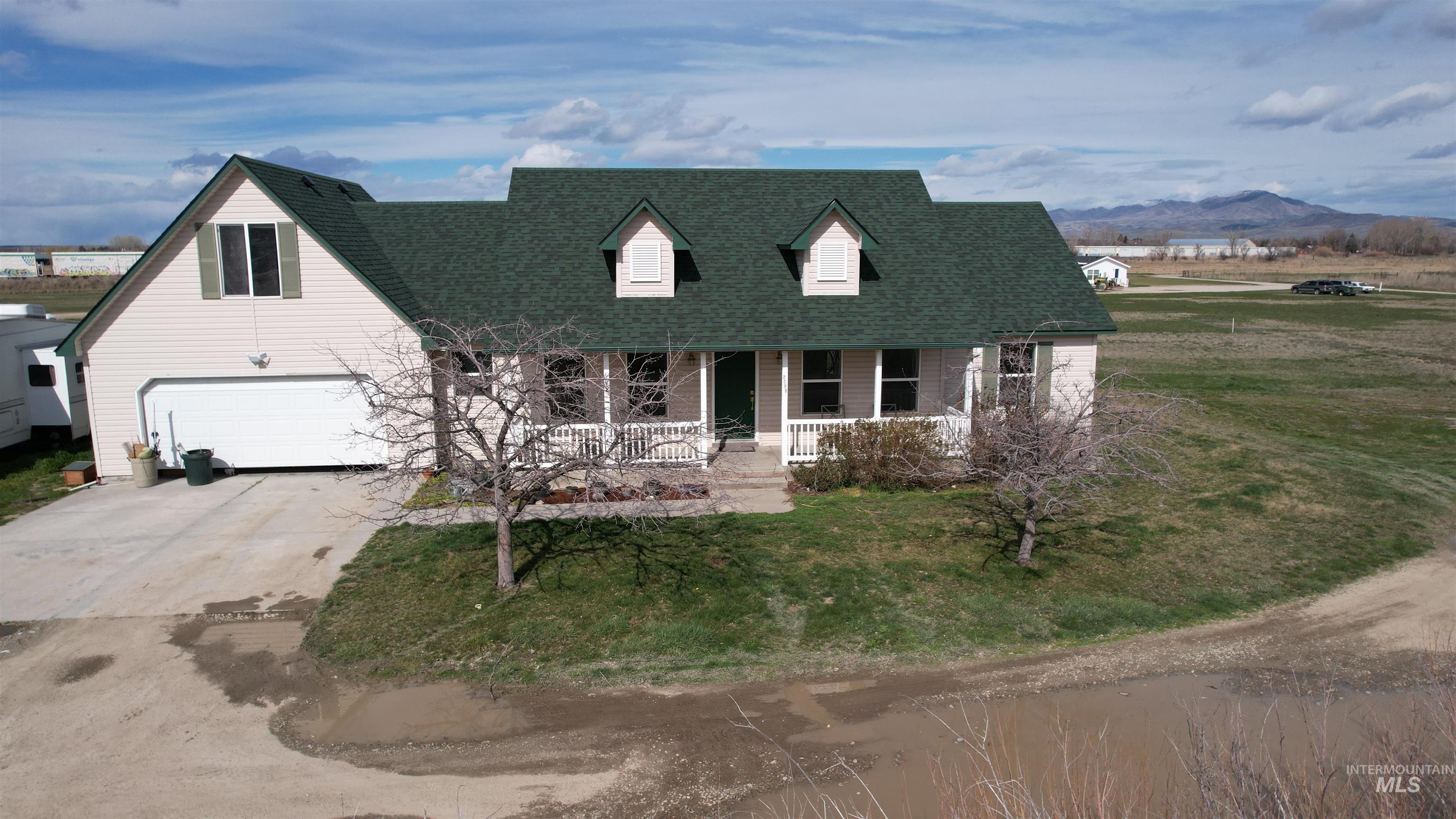 2395 Airport Rd — photo