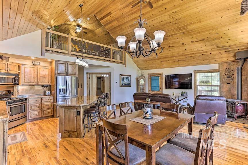 18 Shady Ln — photo