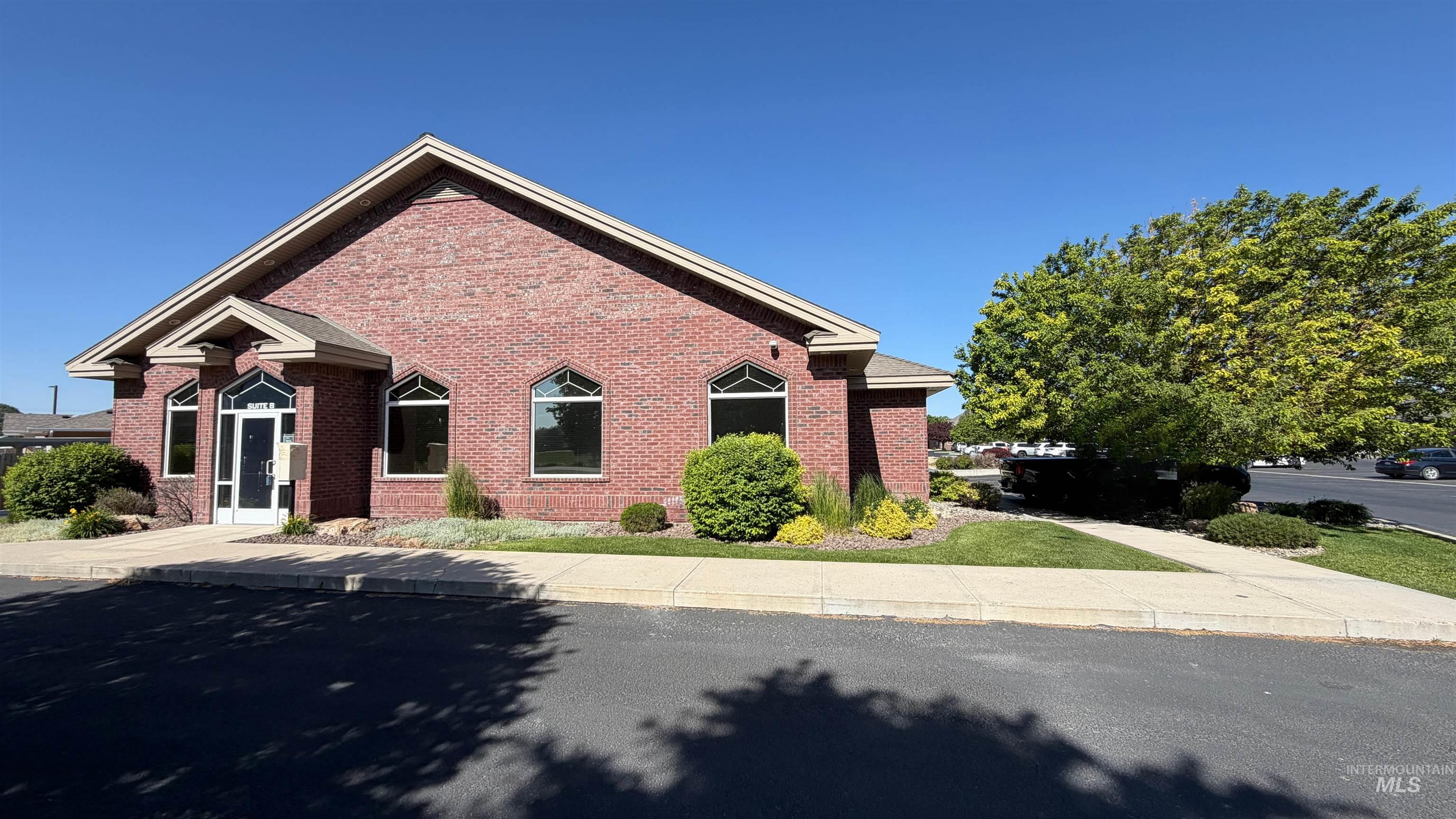 1408 Pomerelle Ave Ste B — photo