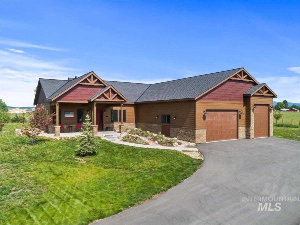13917 Sky View Court — photo