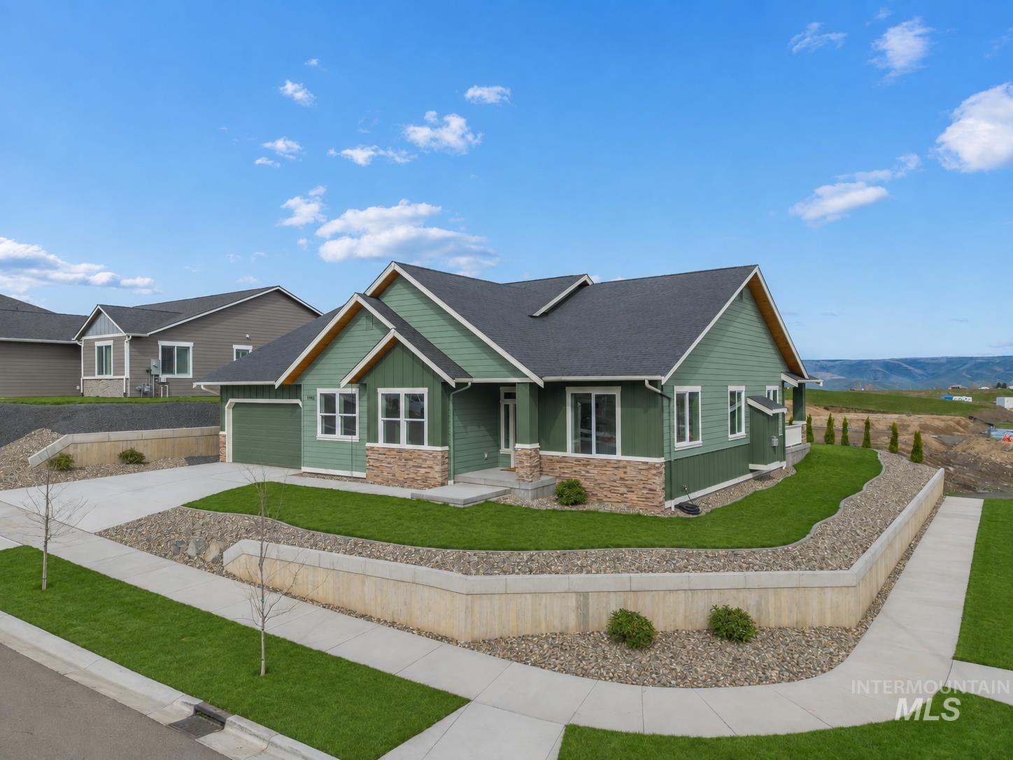 1743 Golden Hills Drive — photo
