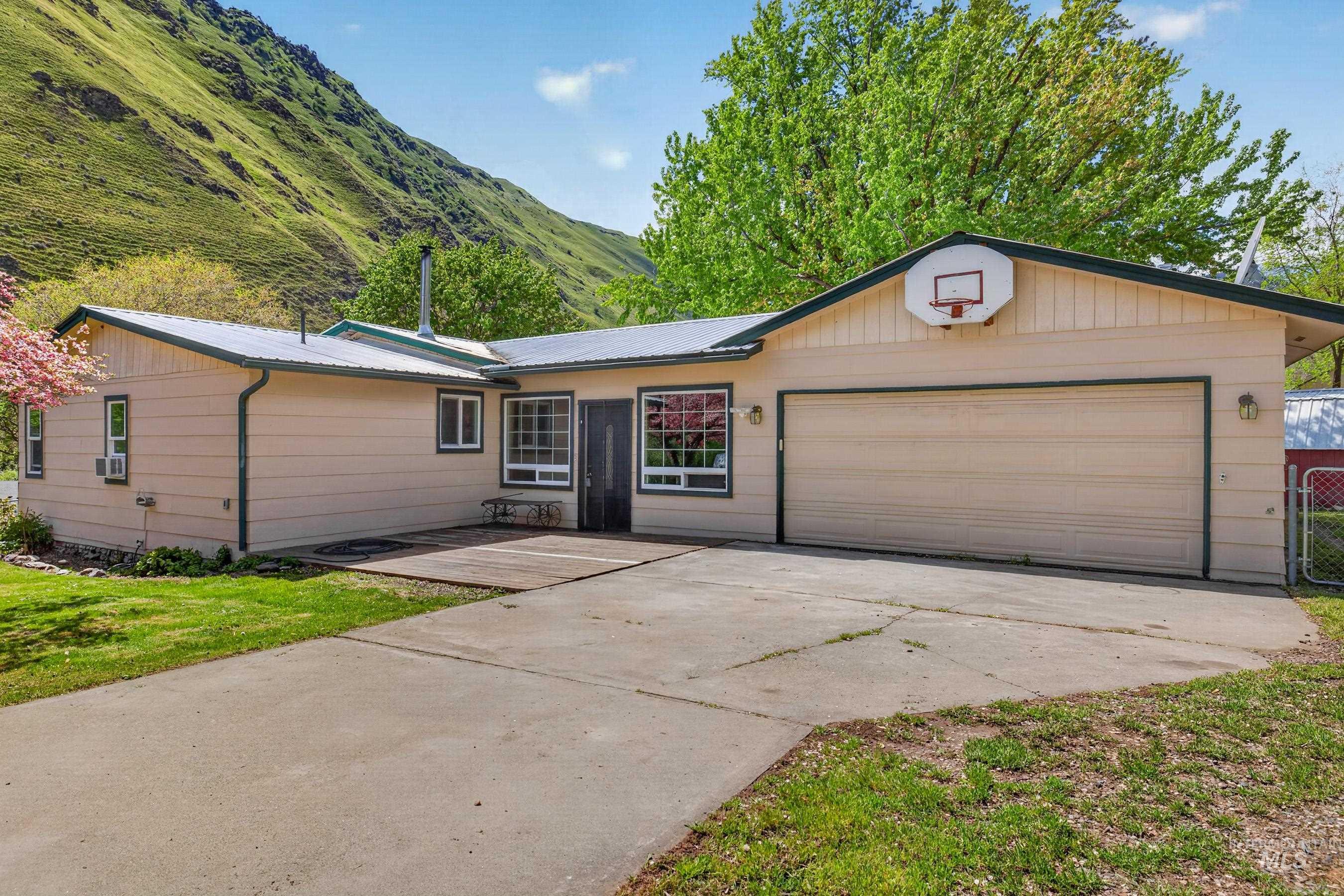 100 Park, Riggins, ID 83549 — photo 2