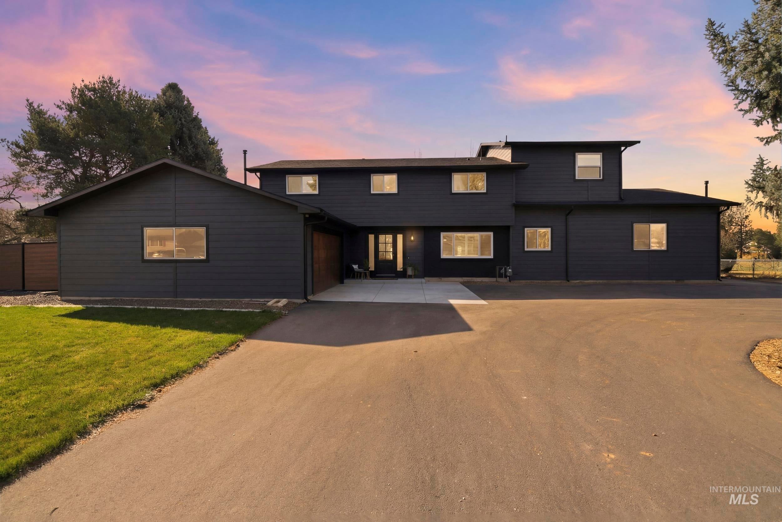 10325 W Roan Meadows Dr — photo