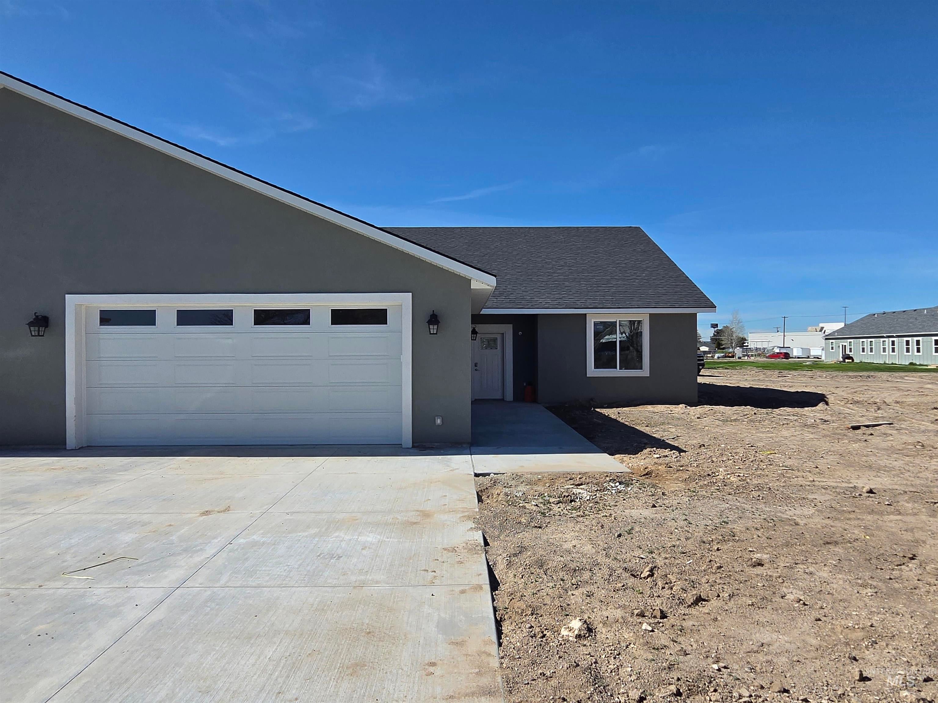 40 Lakeside Loop — photo