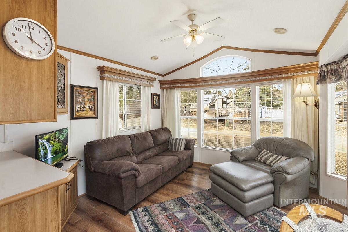 25 E Street, Cascade, ID 83611 — photo 2