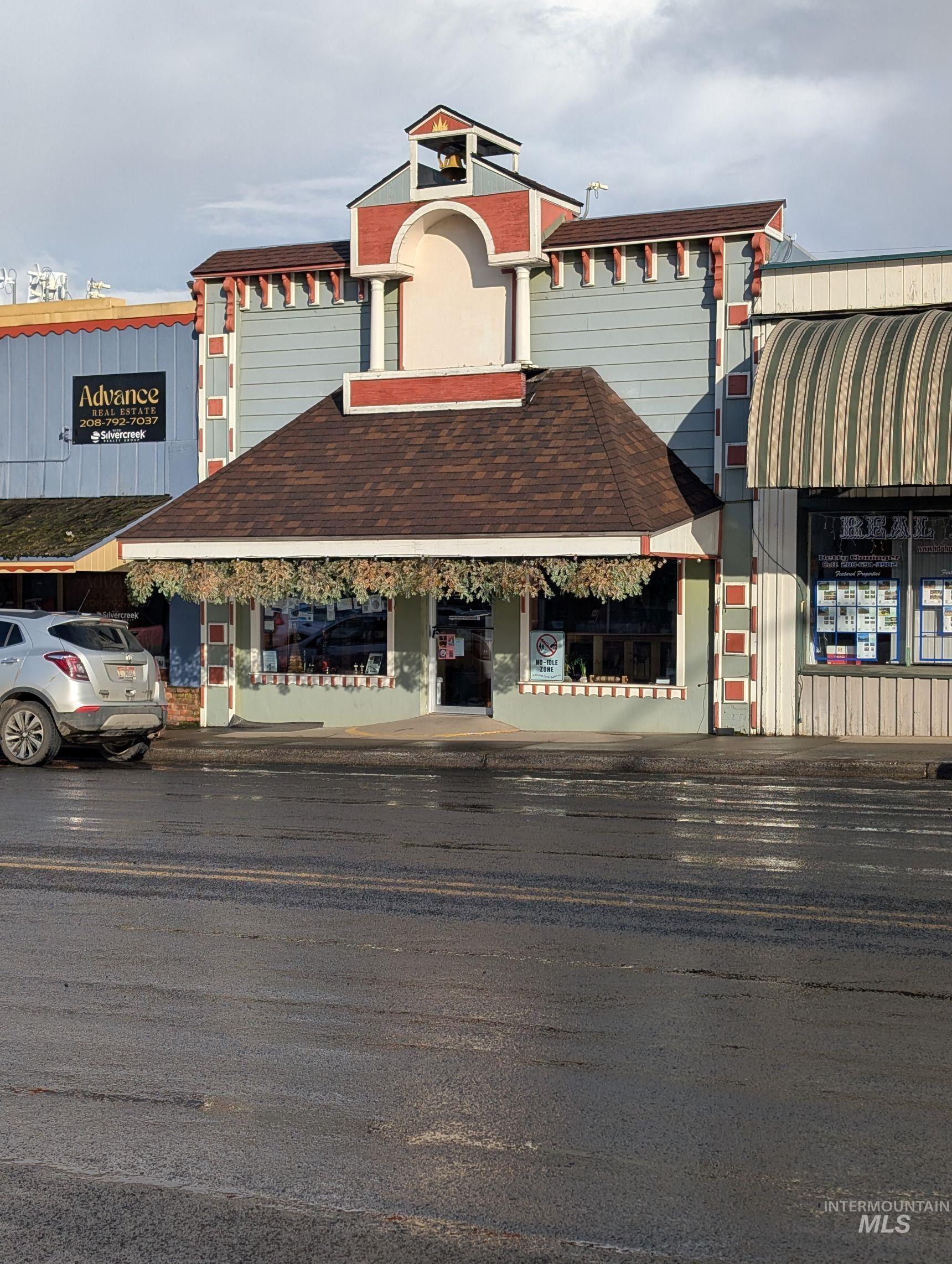 413 Main Street — photo