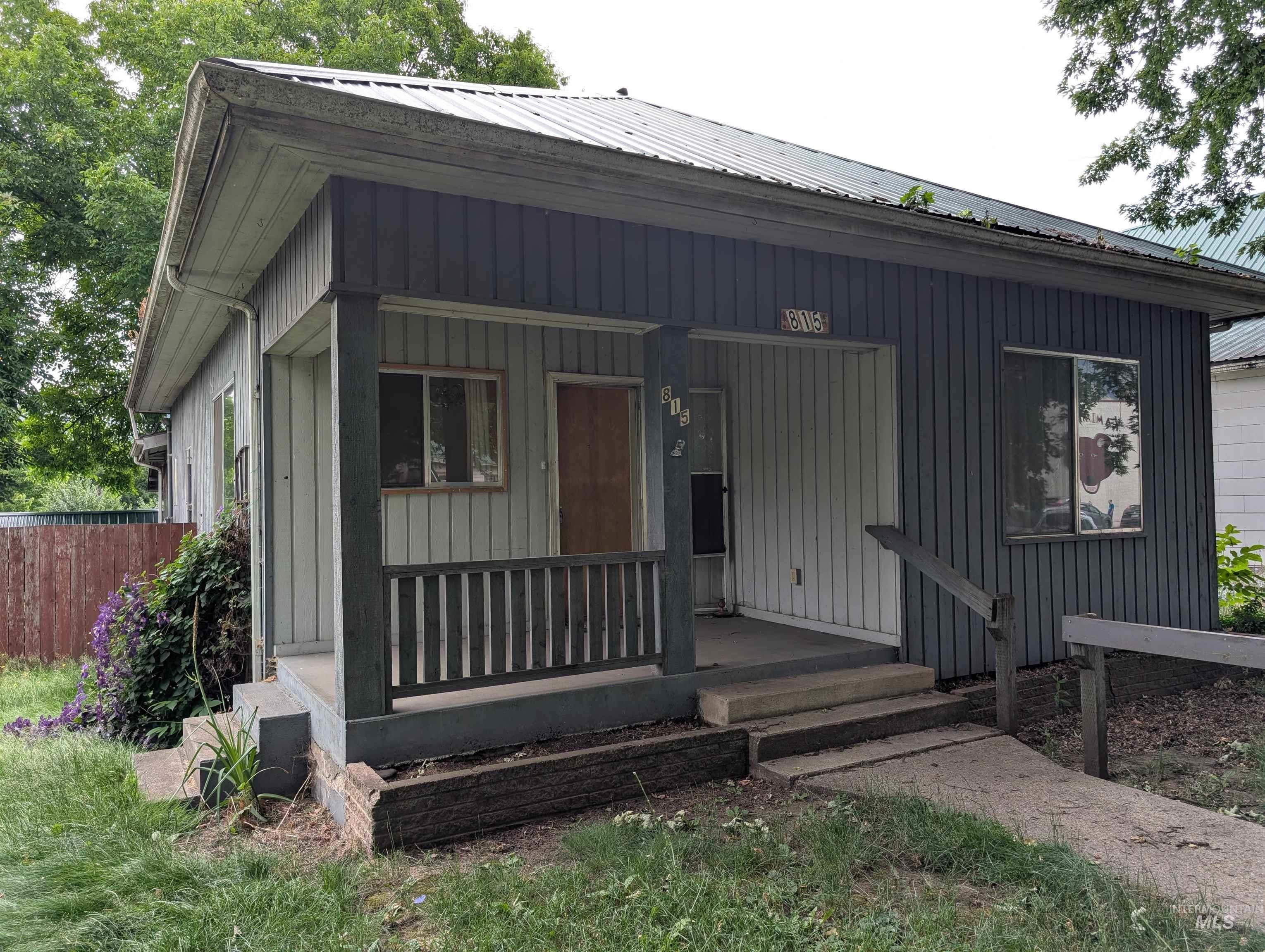 815 Maple Street — photo