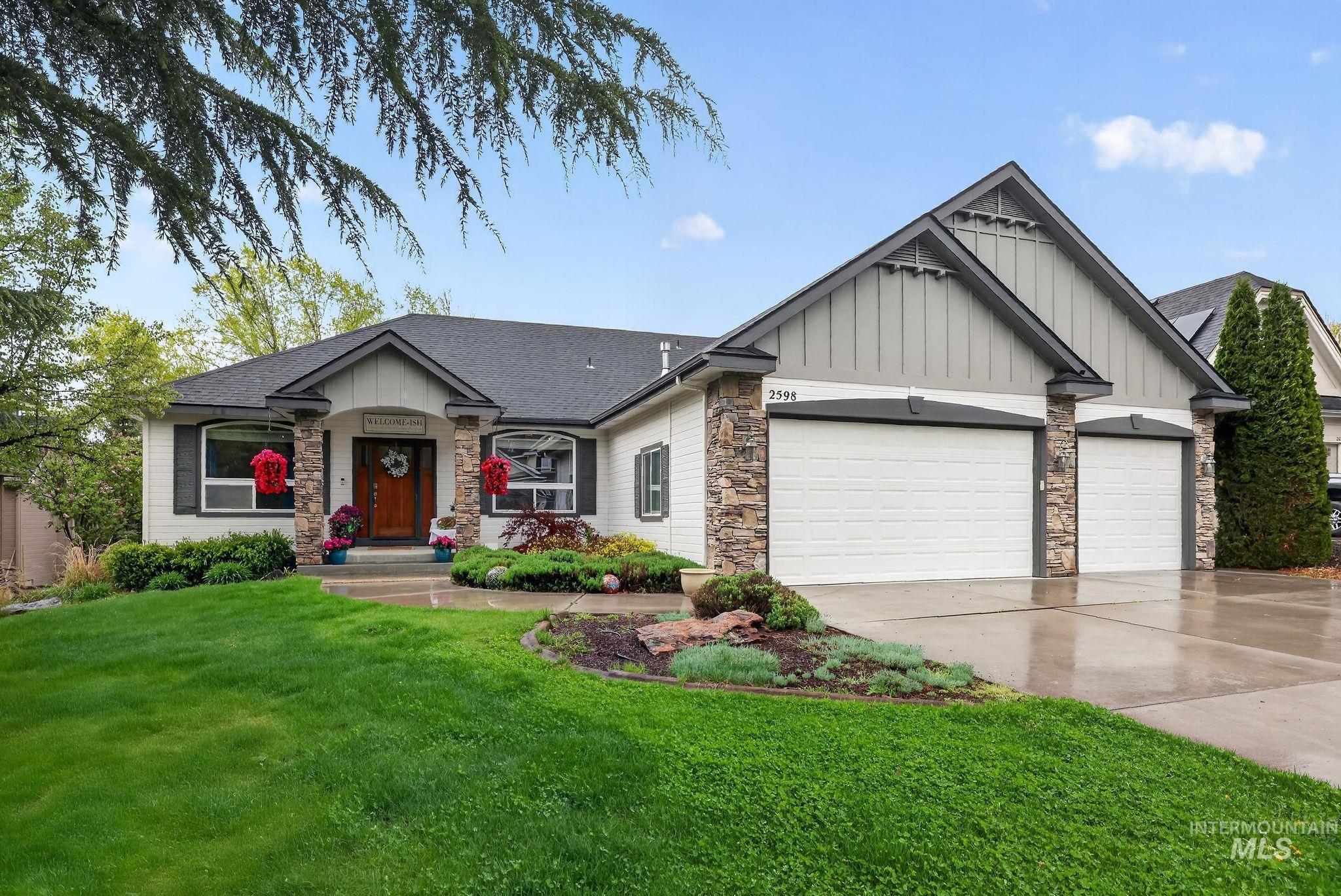 2598 E Greenbrook Dr — photo
