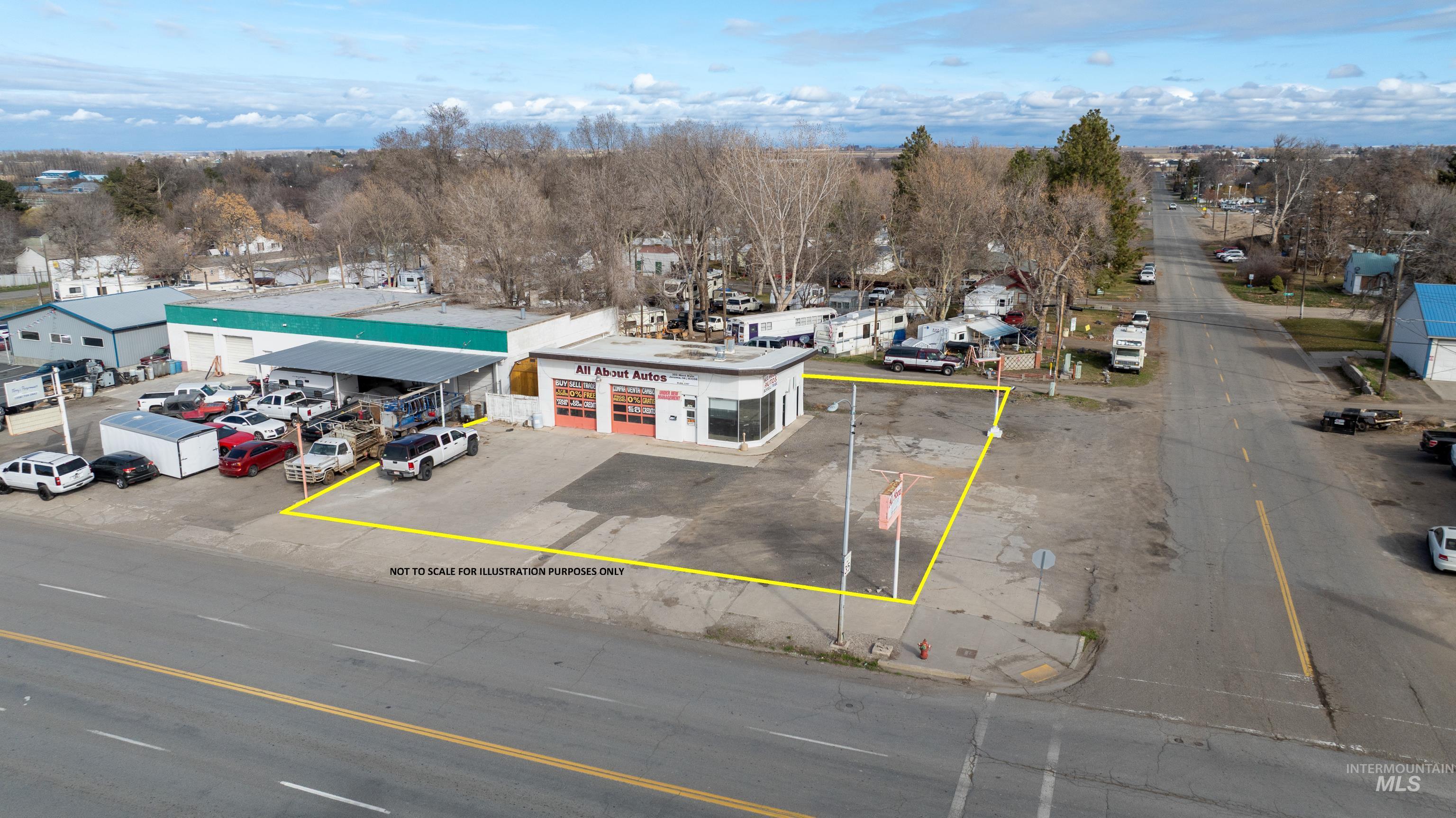 300 W Main St — photo