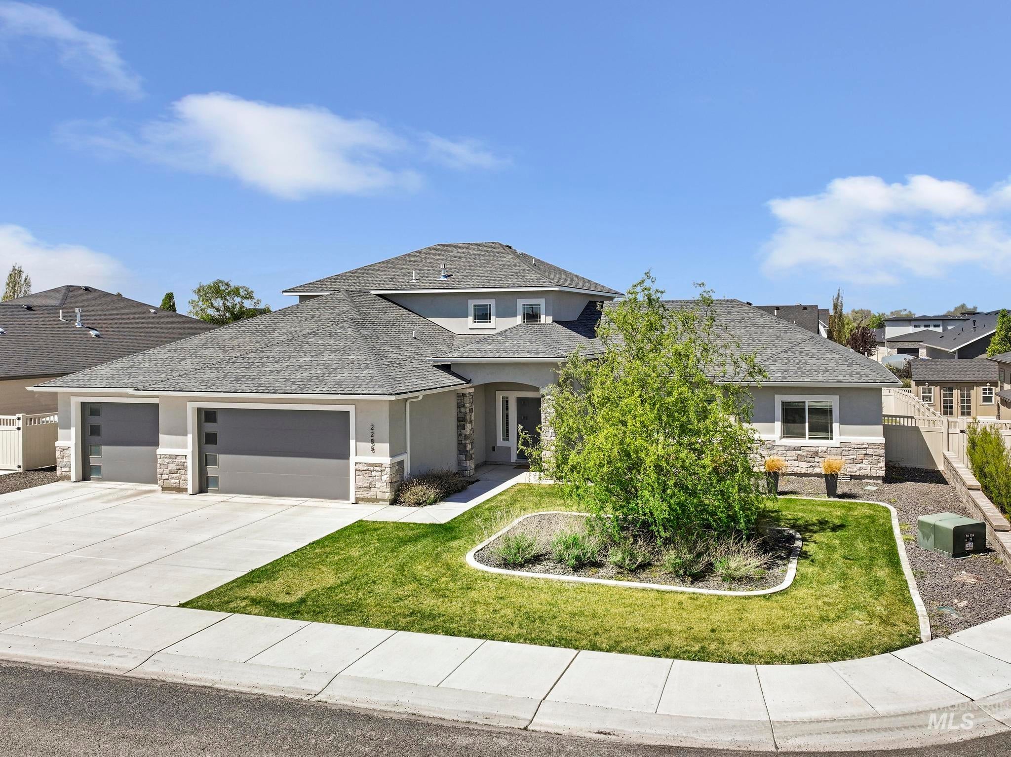 2288 Eaton Pl — photo