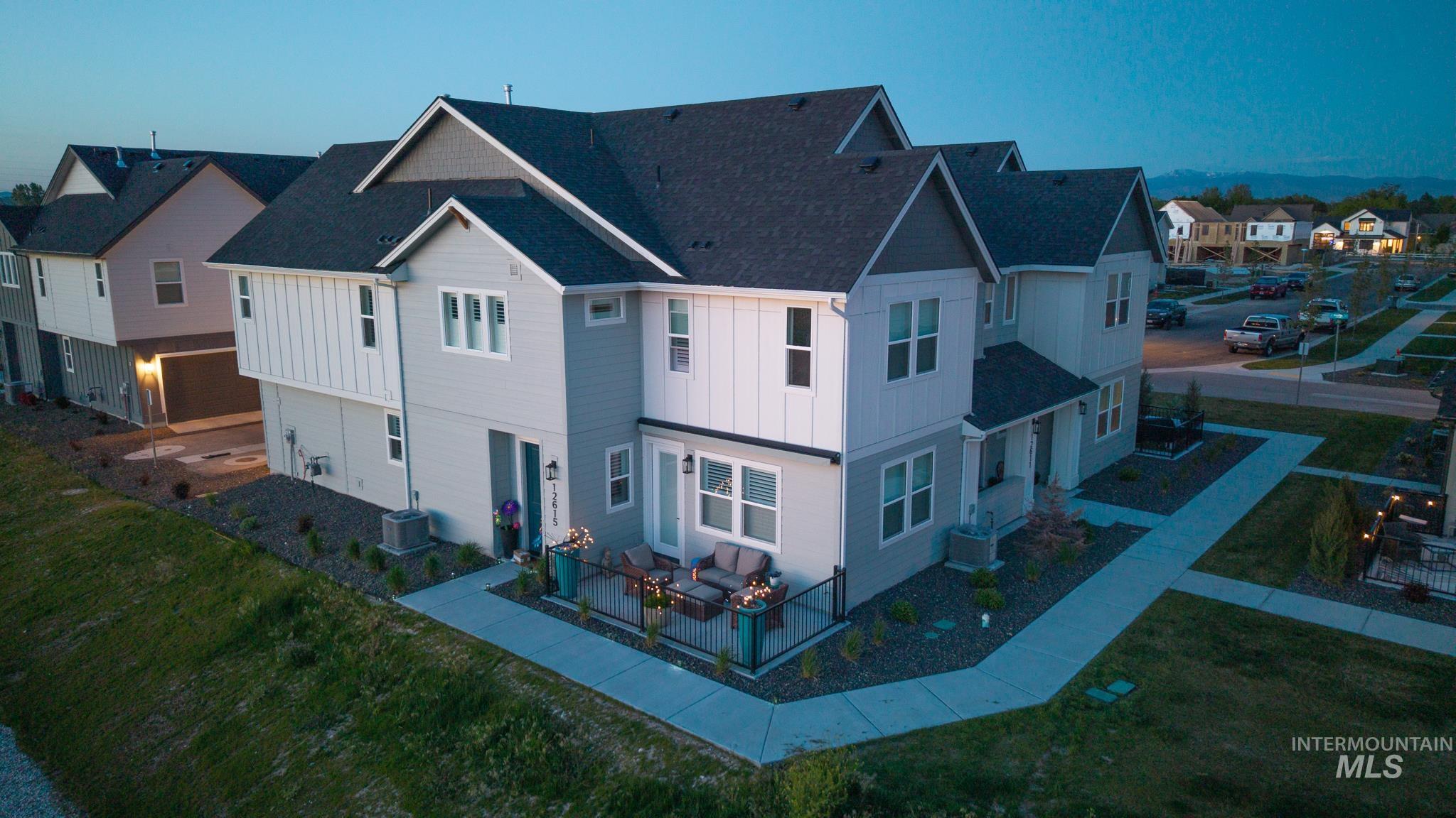 12615 W Mars Ln — photo