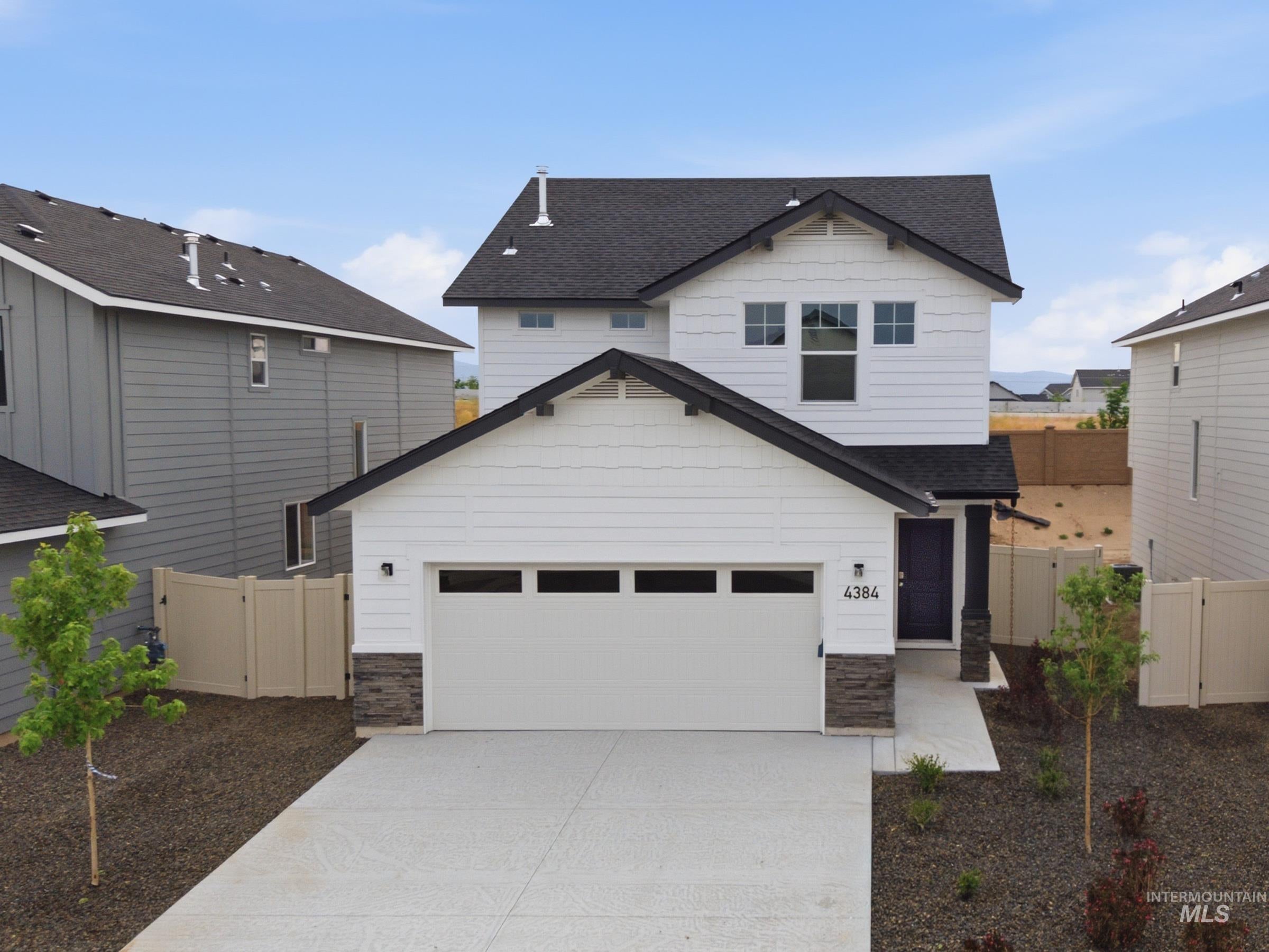 4384 N Alameda Creek Ave — photo