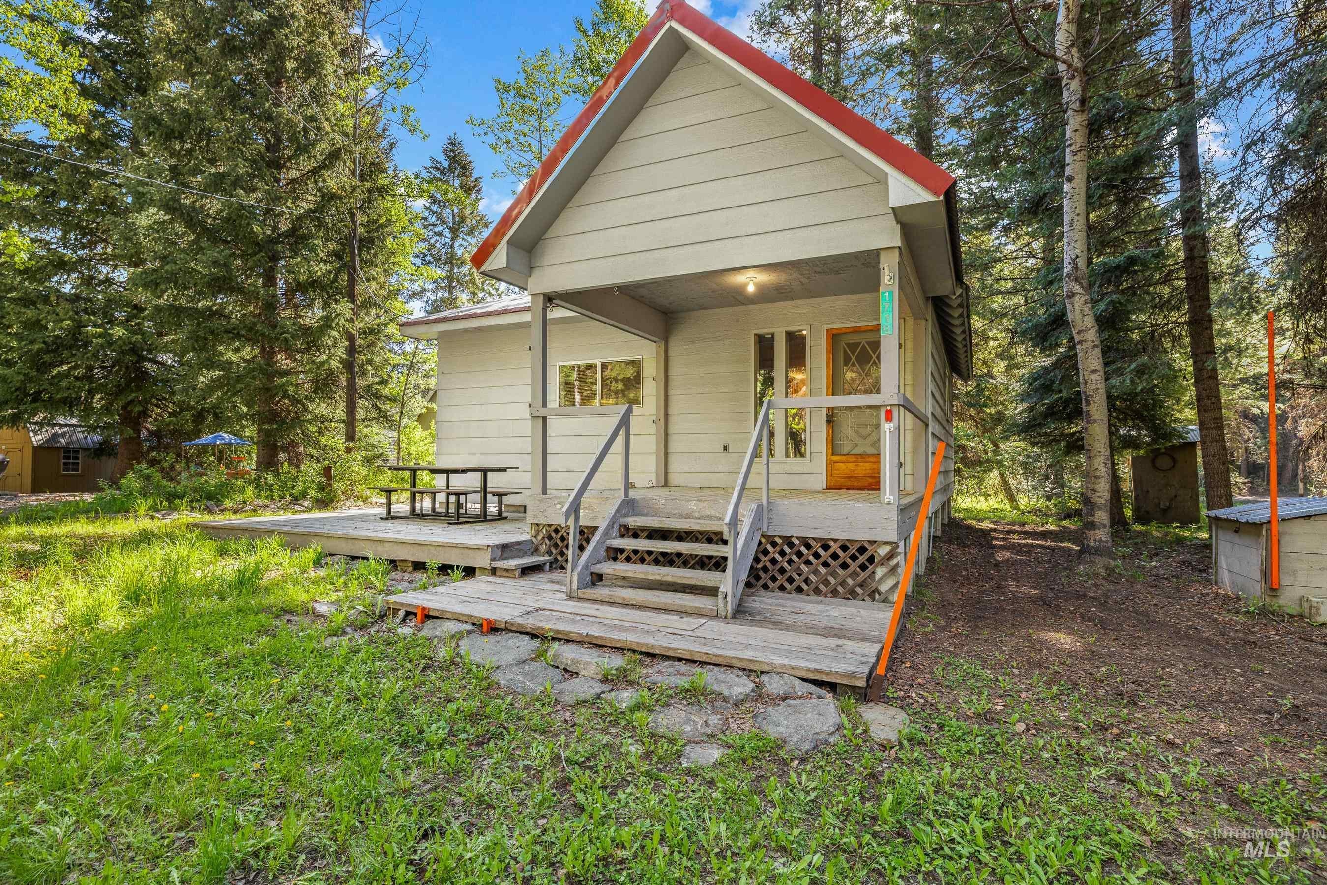 1718 Warren Wagon Rd. — photo