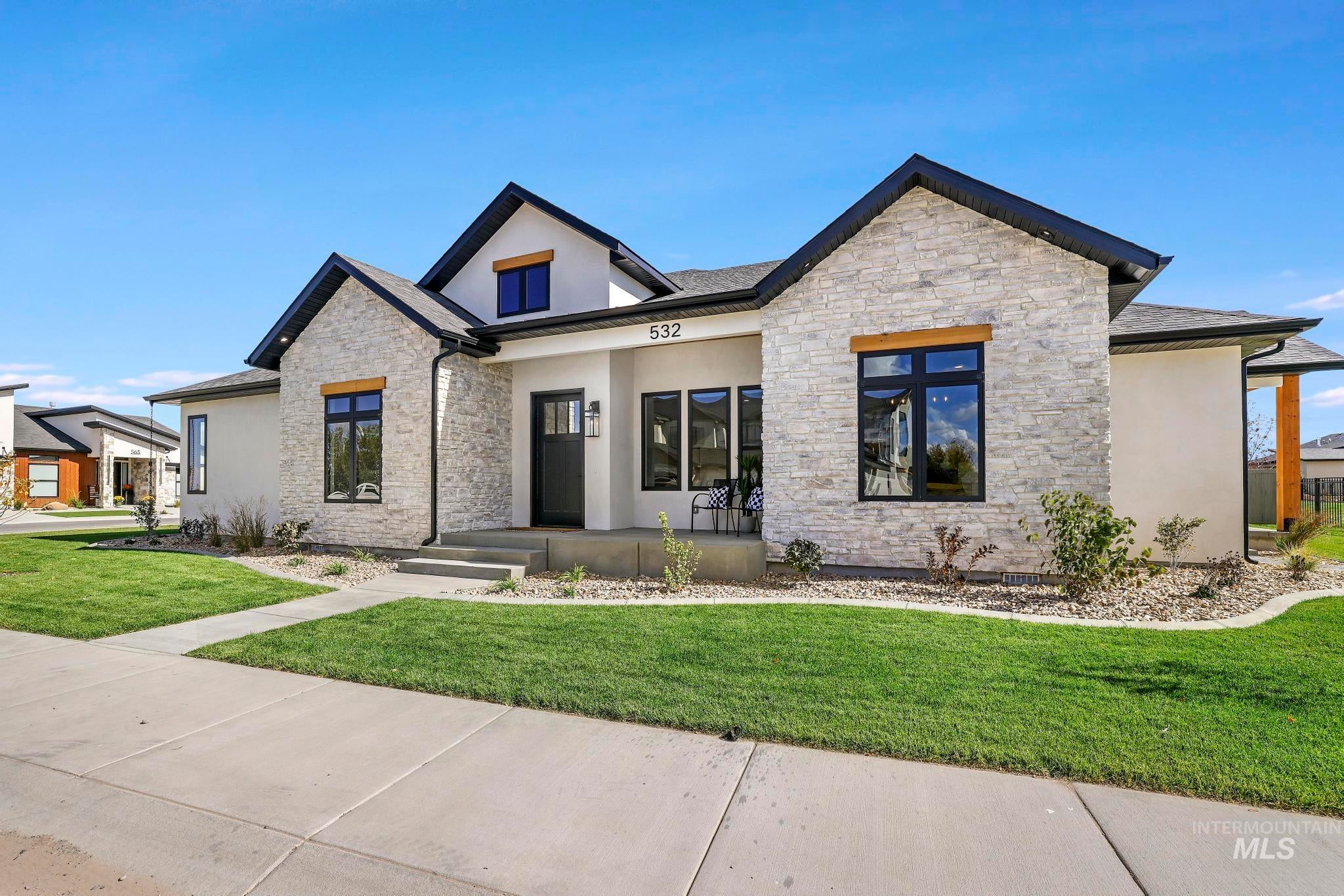 532 Canyon Falls — photo