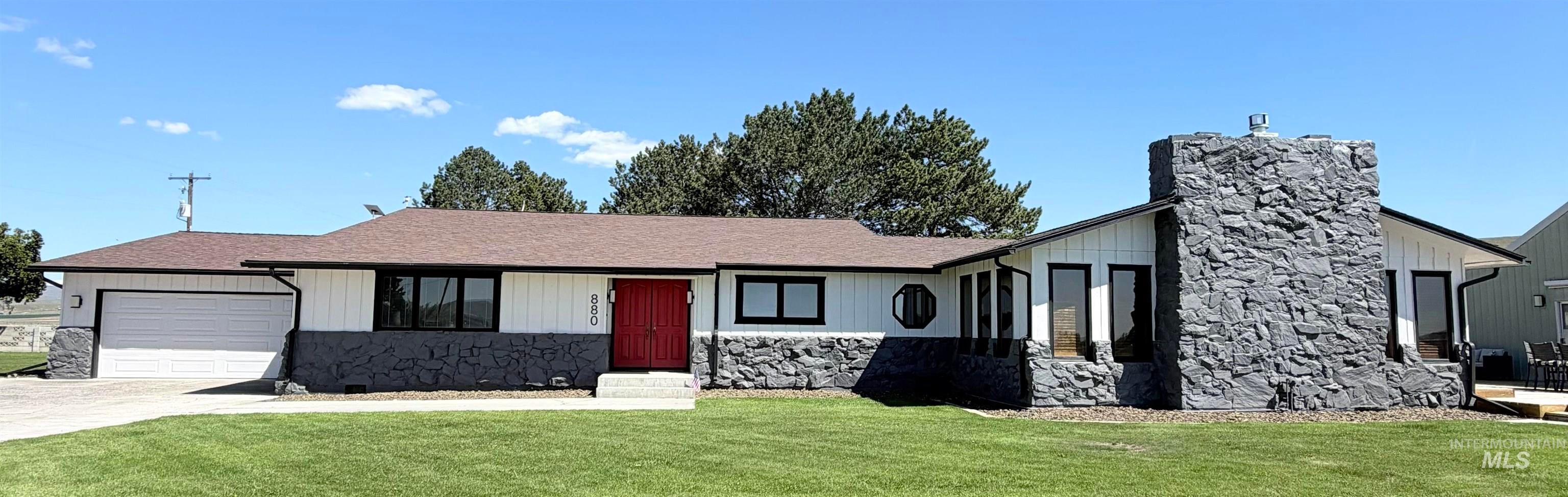 880 Jenkins Creek Rd — photo