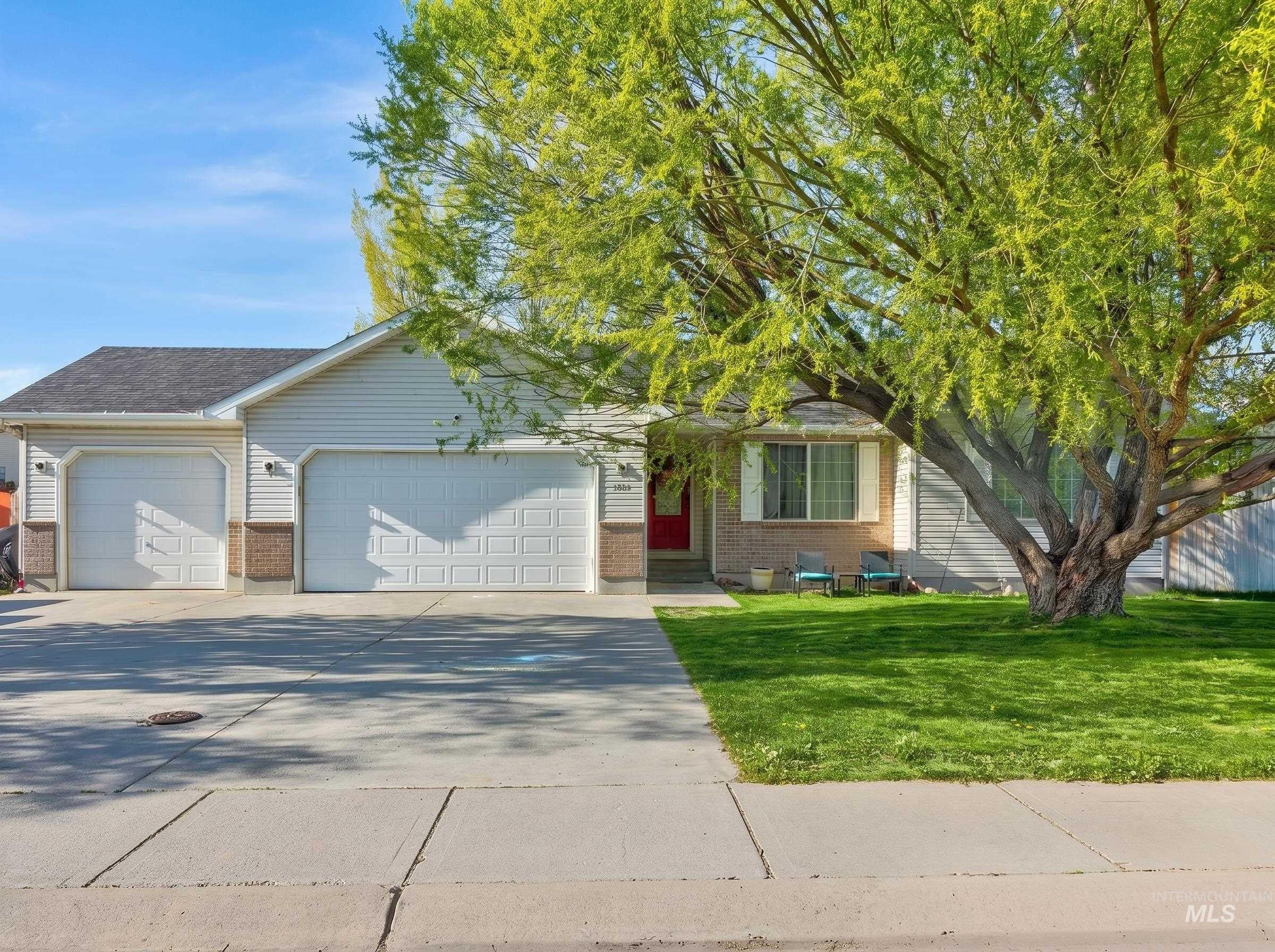3885 Deer Meadow — photo