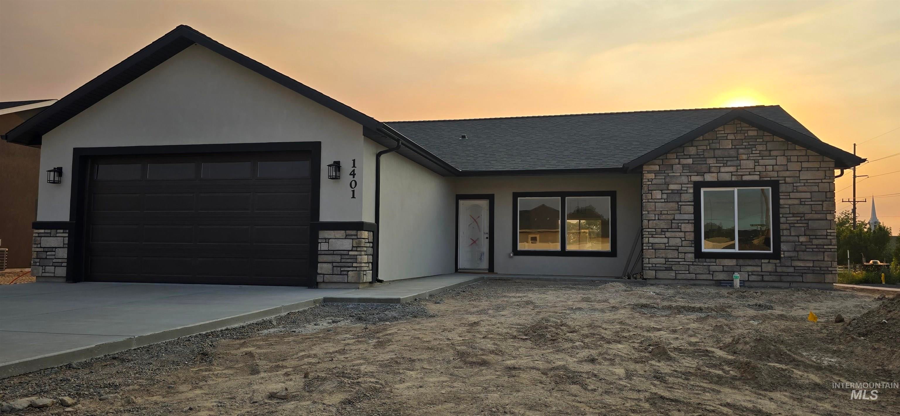1401 Leslie Drive — photo