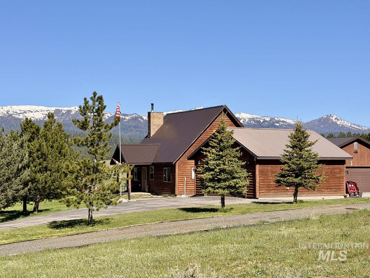 10307 Emma Loop, Cascade, ID 83611 — photo 2