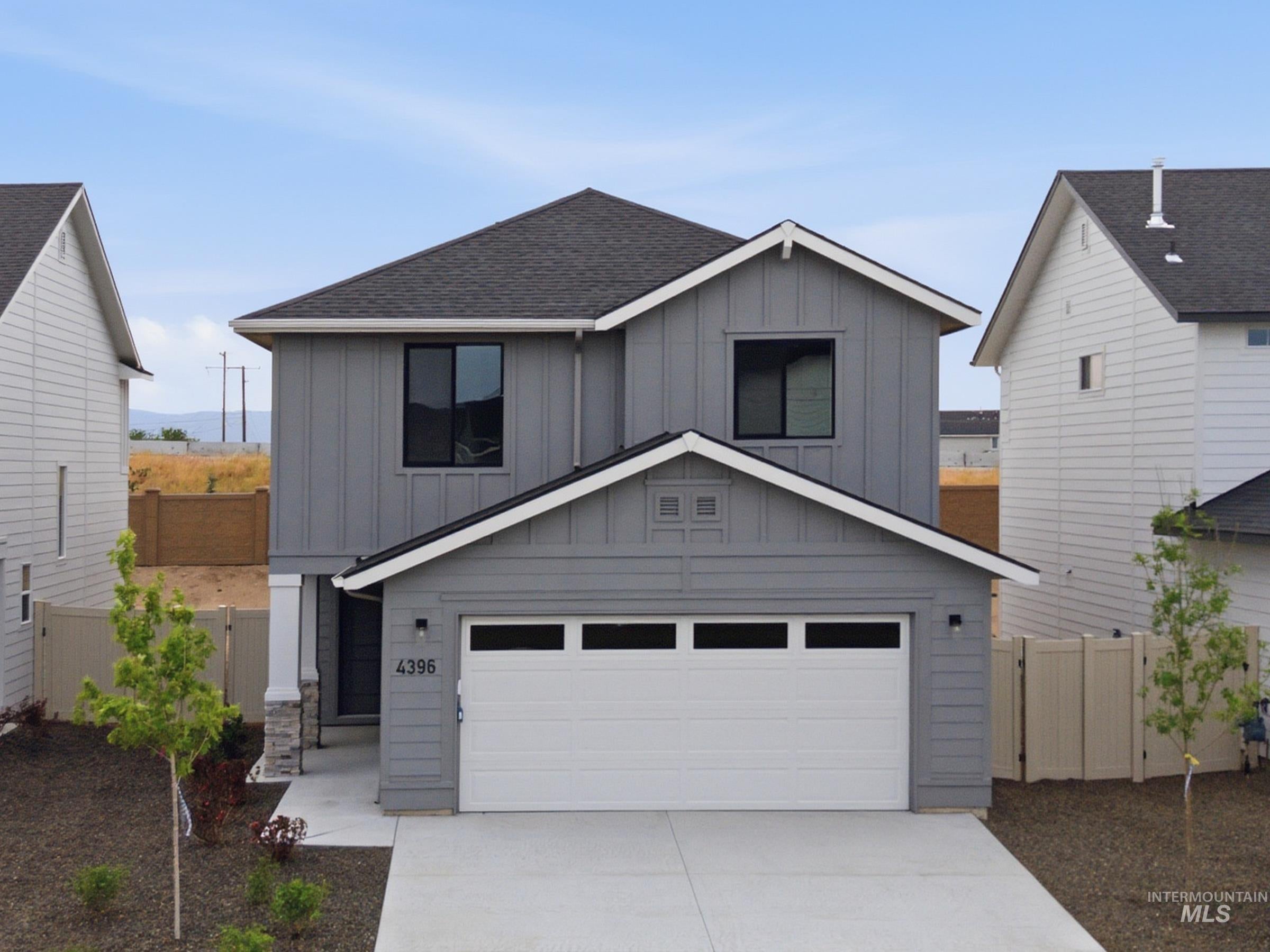 4396 N Alameda Creek Ave — photo