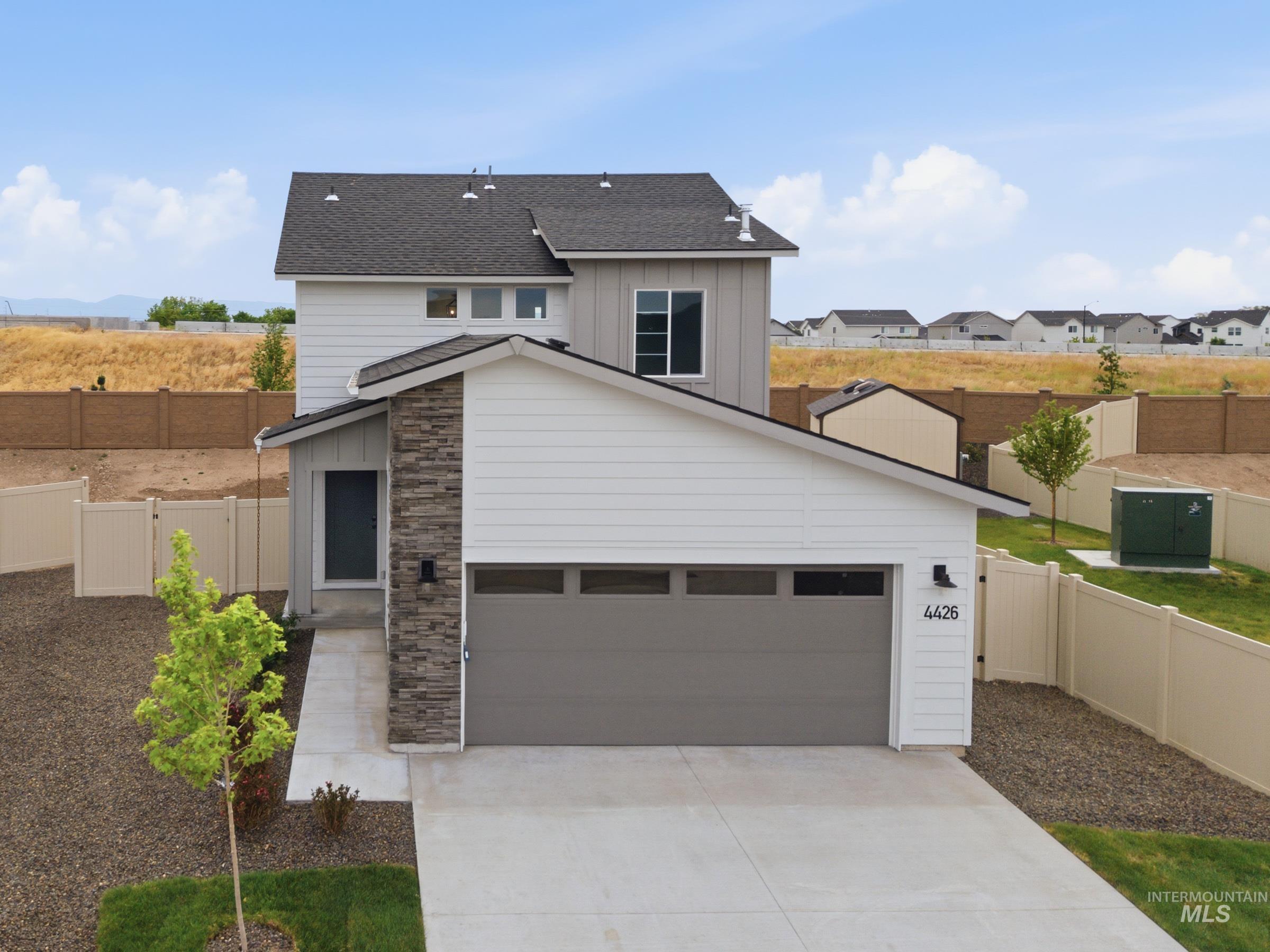 4426 N Alameda Creek Ave — photo
