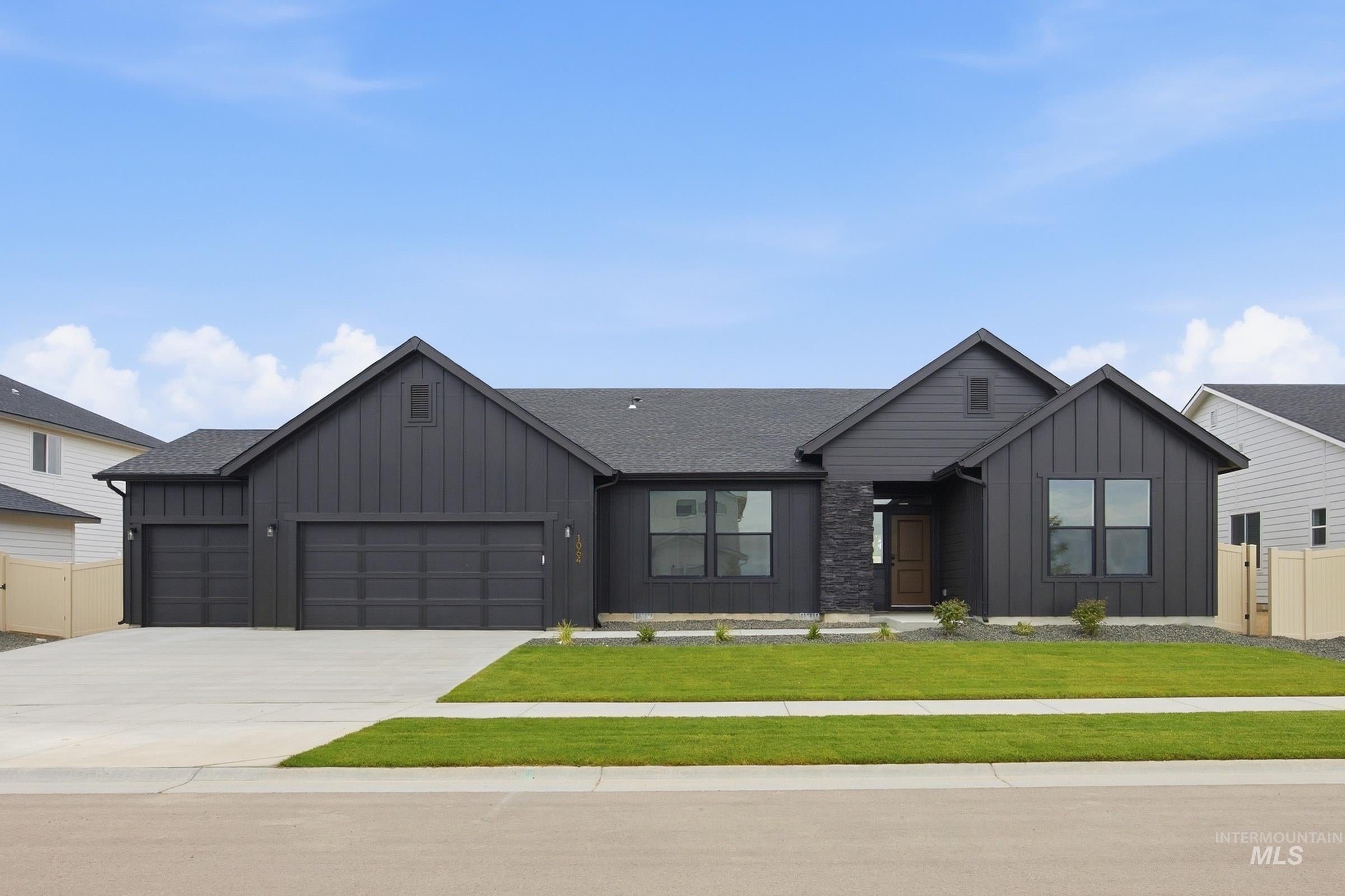 1064 W Cub River Dr — photo