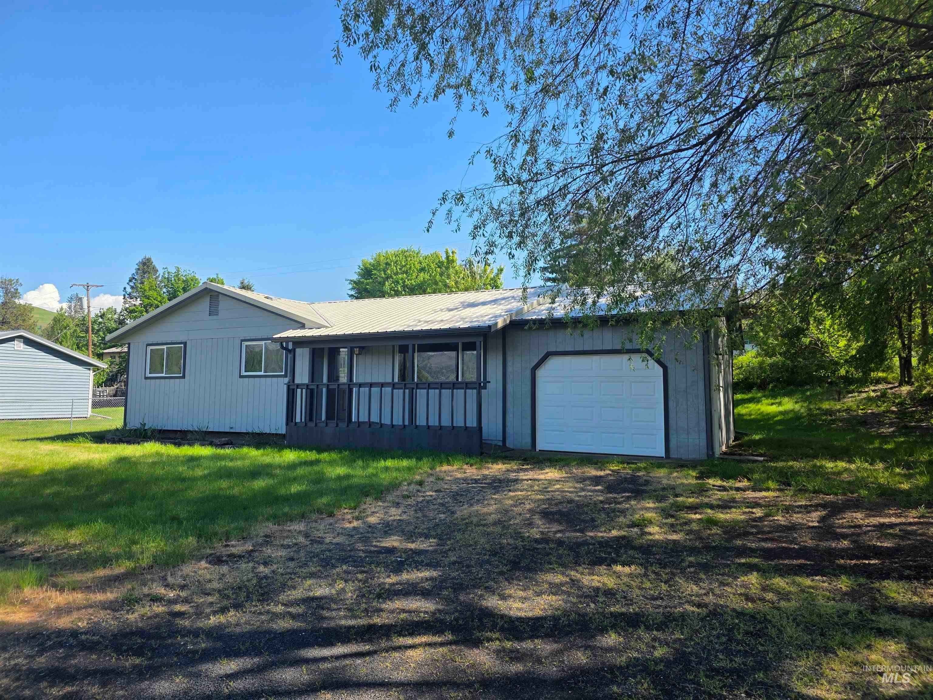 310 Fir Rd — photo
