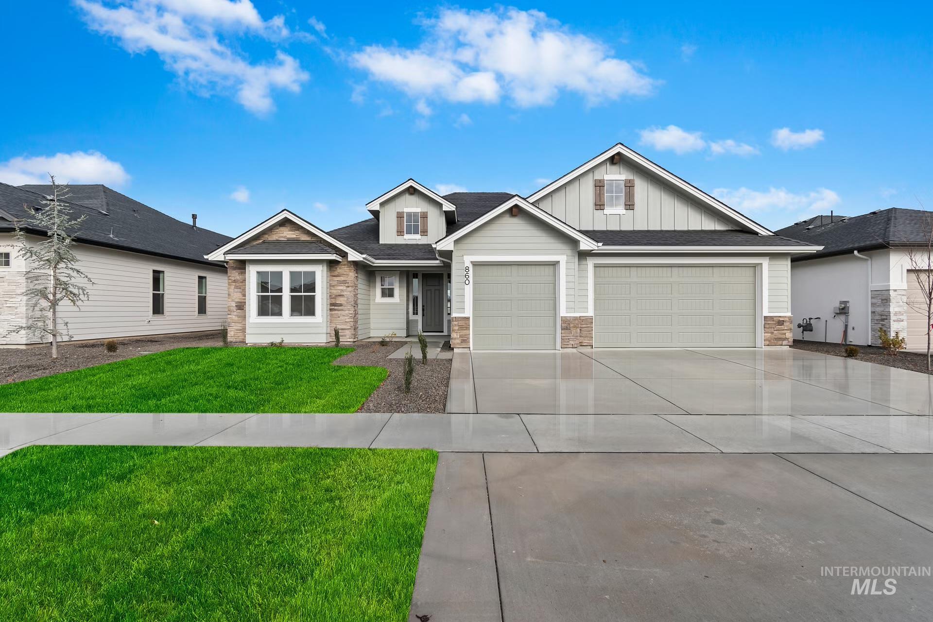 743 W Oak Springs Dr — photo