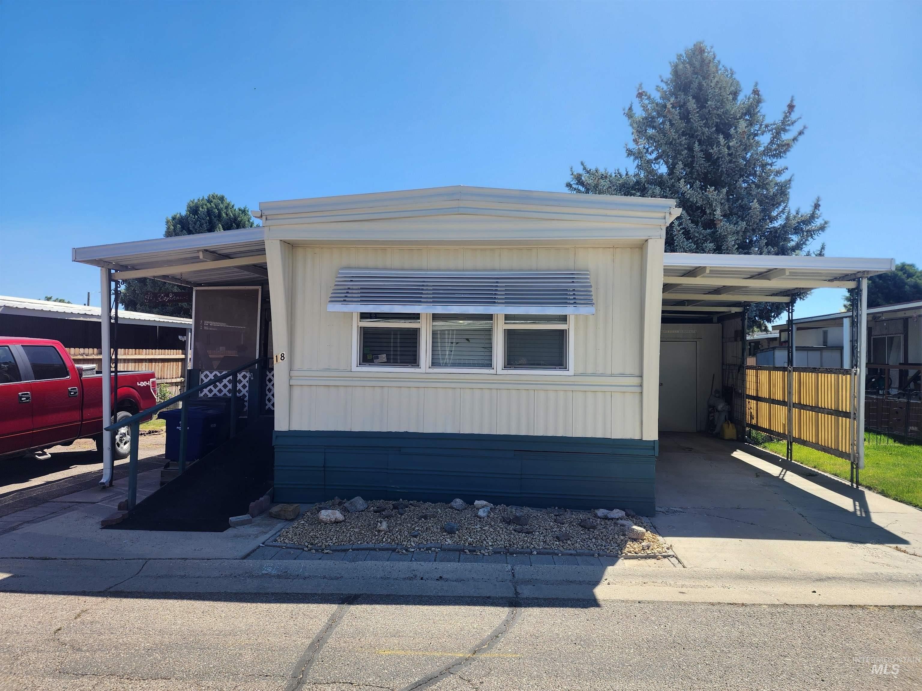 1715 W Flamingo Sp 18 — photo