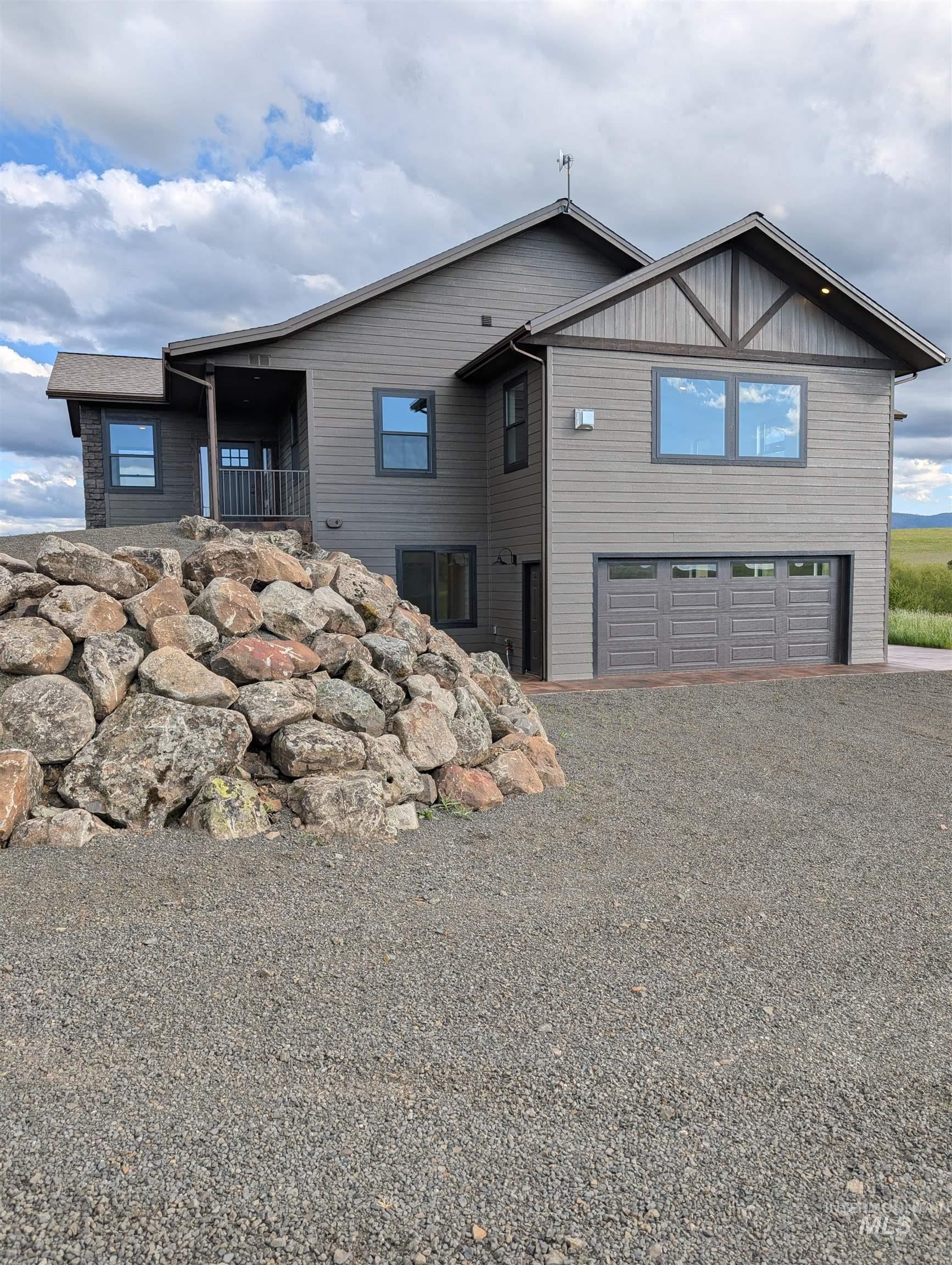 137 Angus Ranch Road — photo