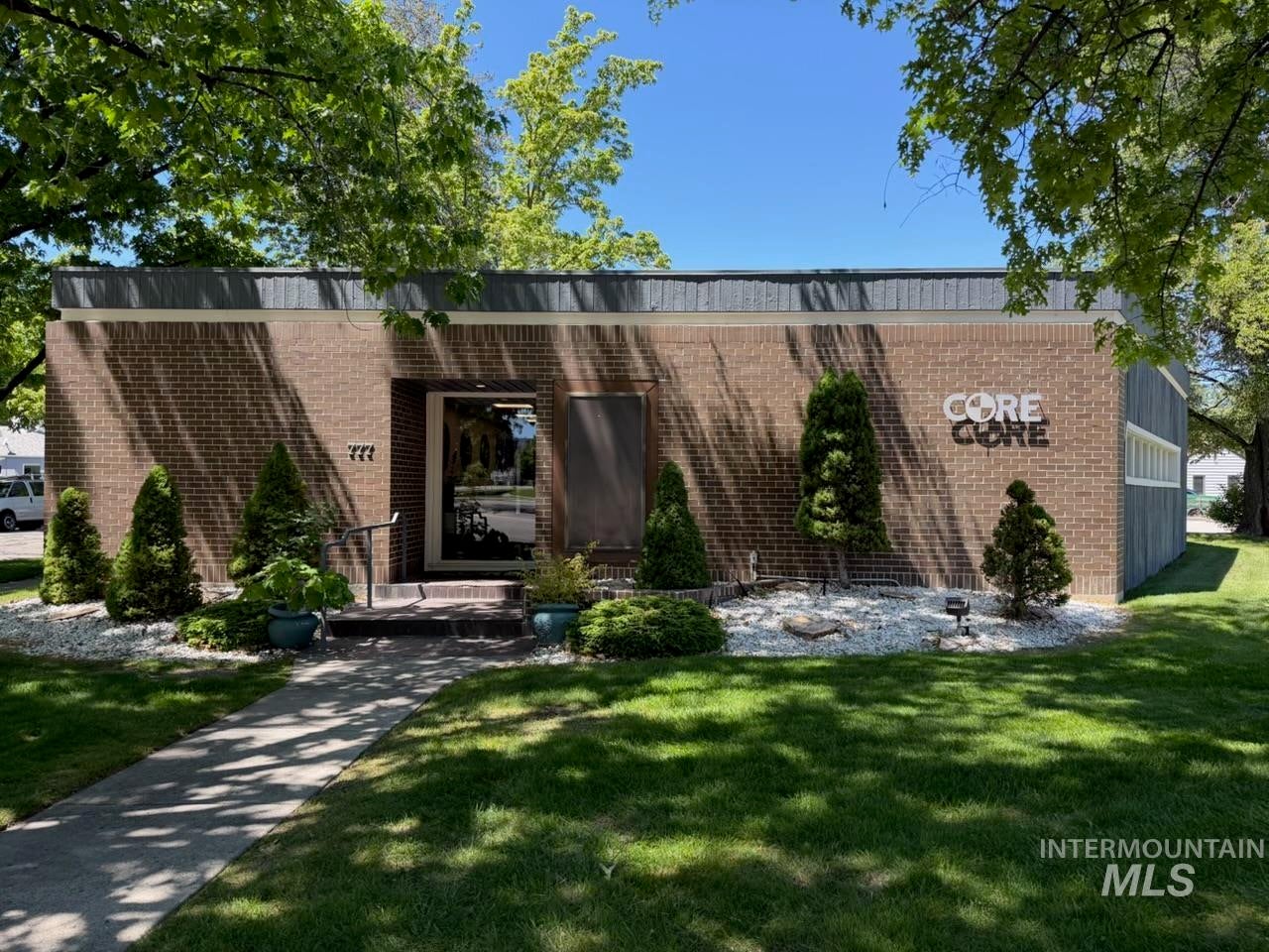 777 N 4th St — photo
