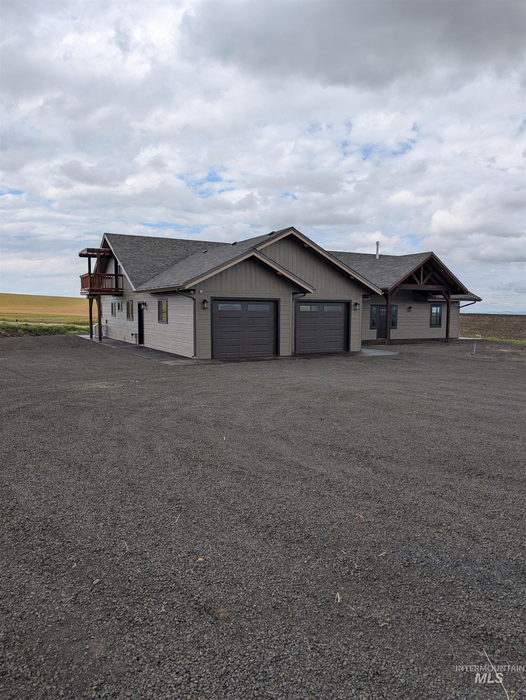 215 Angus Ranch Rd — photo