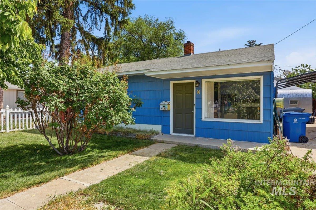 8 N Sunset St — photo