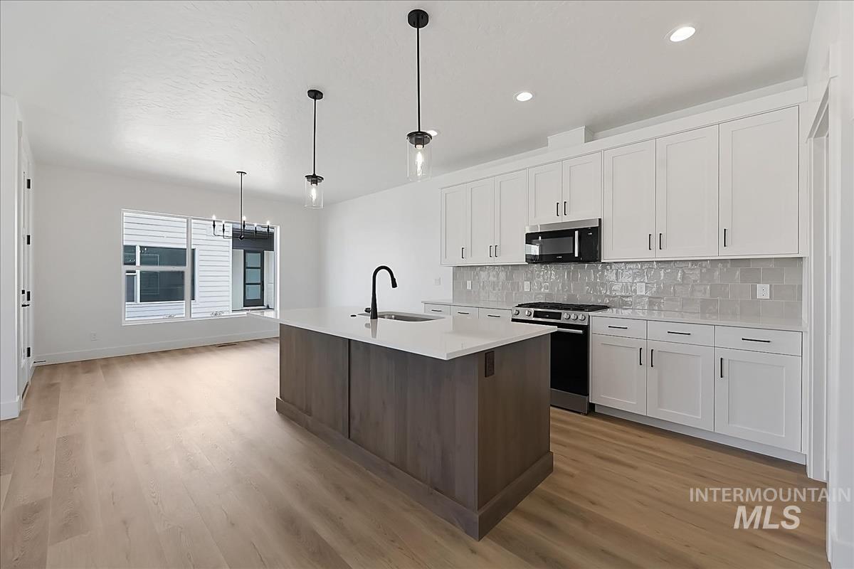 776 S Calhoun Ln. — photo