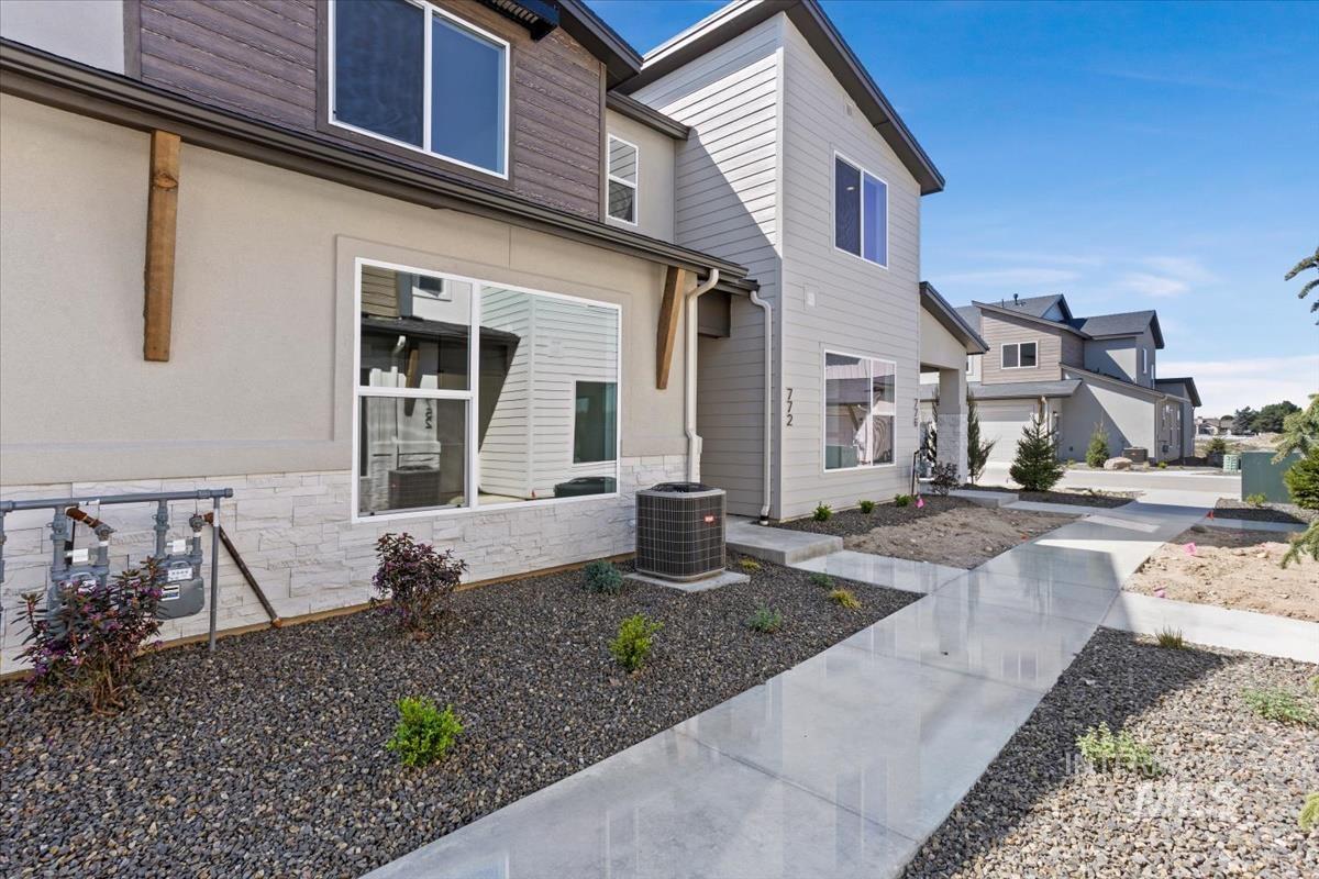 772 S Calhoun Ln. — photo