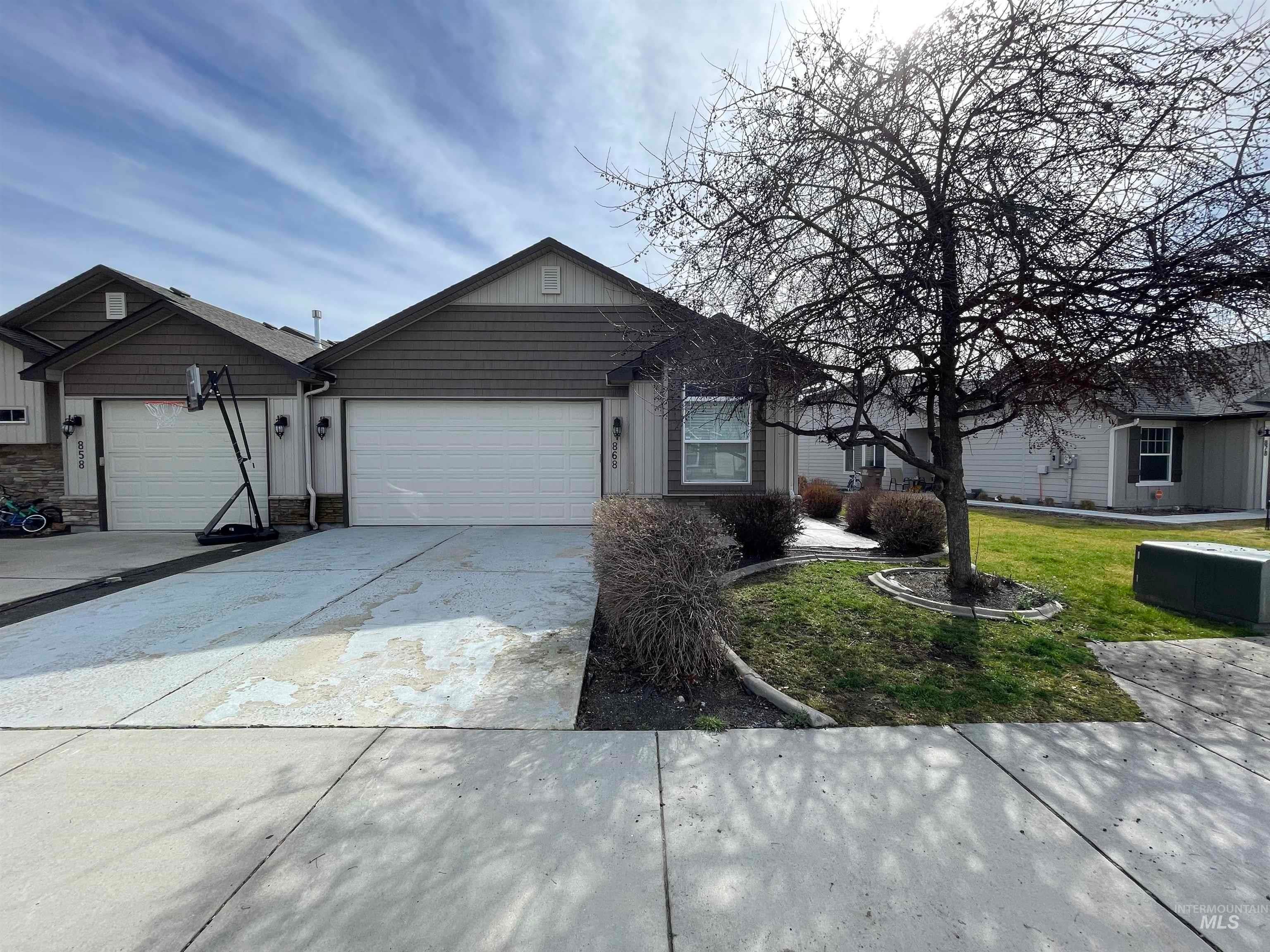 868 S Beaver Creek Way — photo
